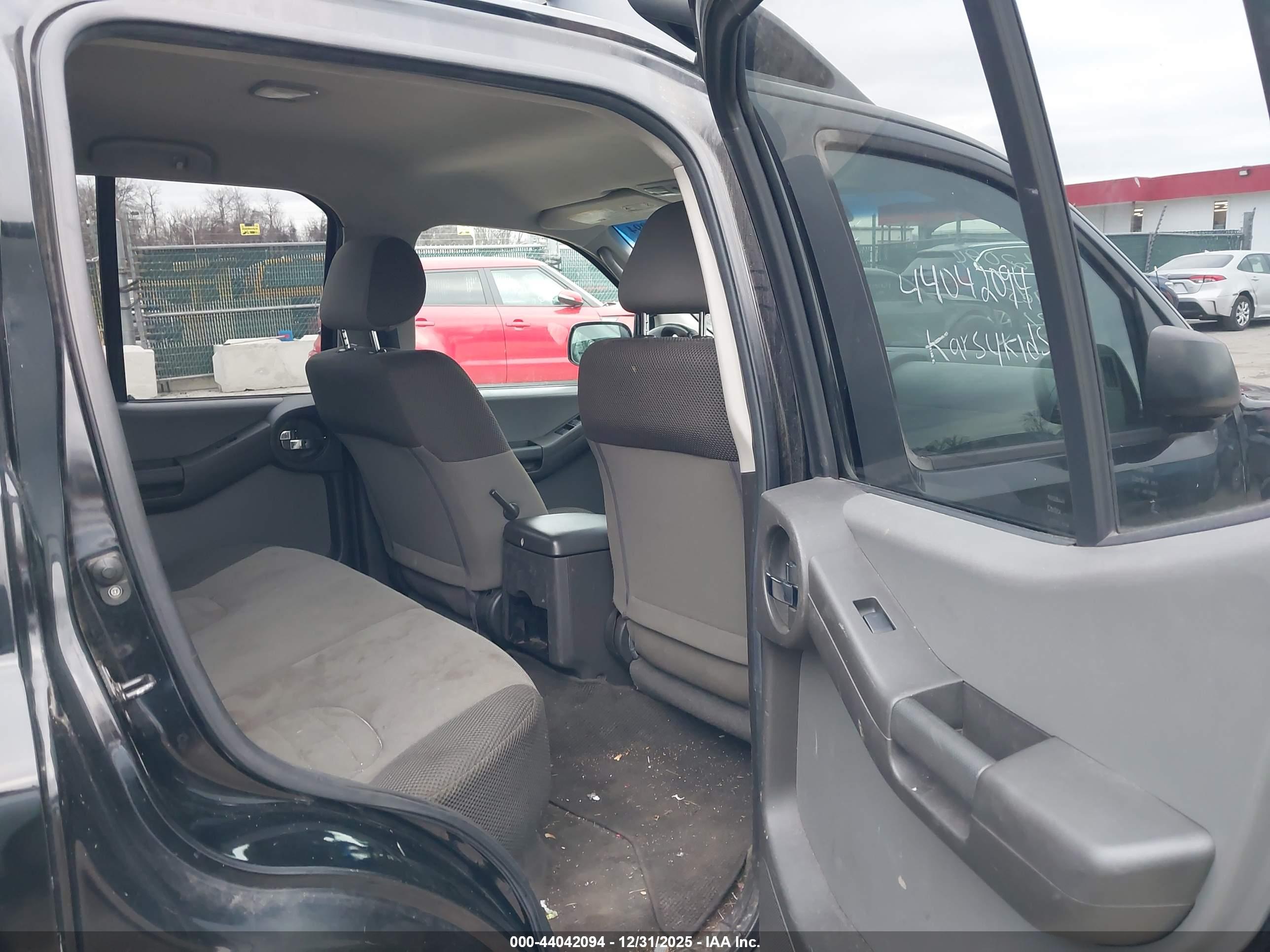 NISSAN XTERRA image 8