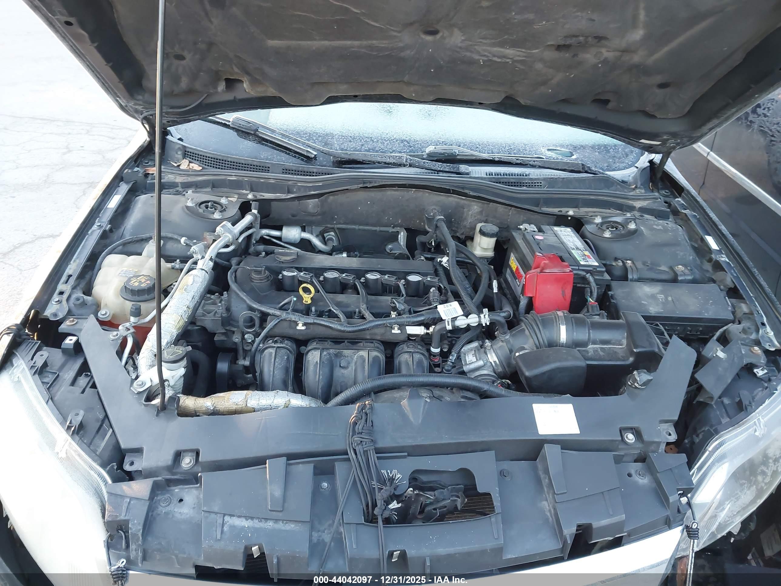 FORD FUSION image 10