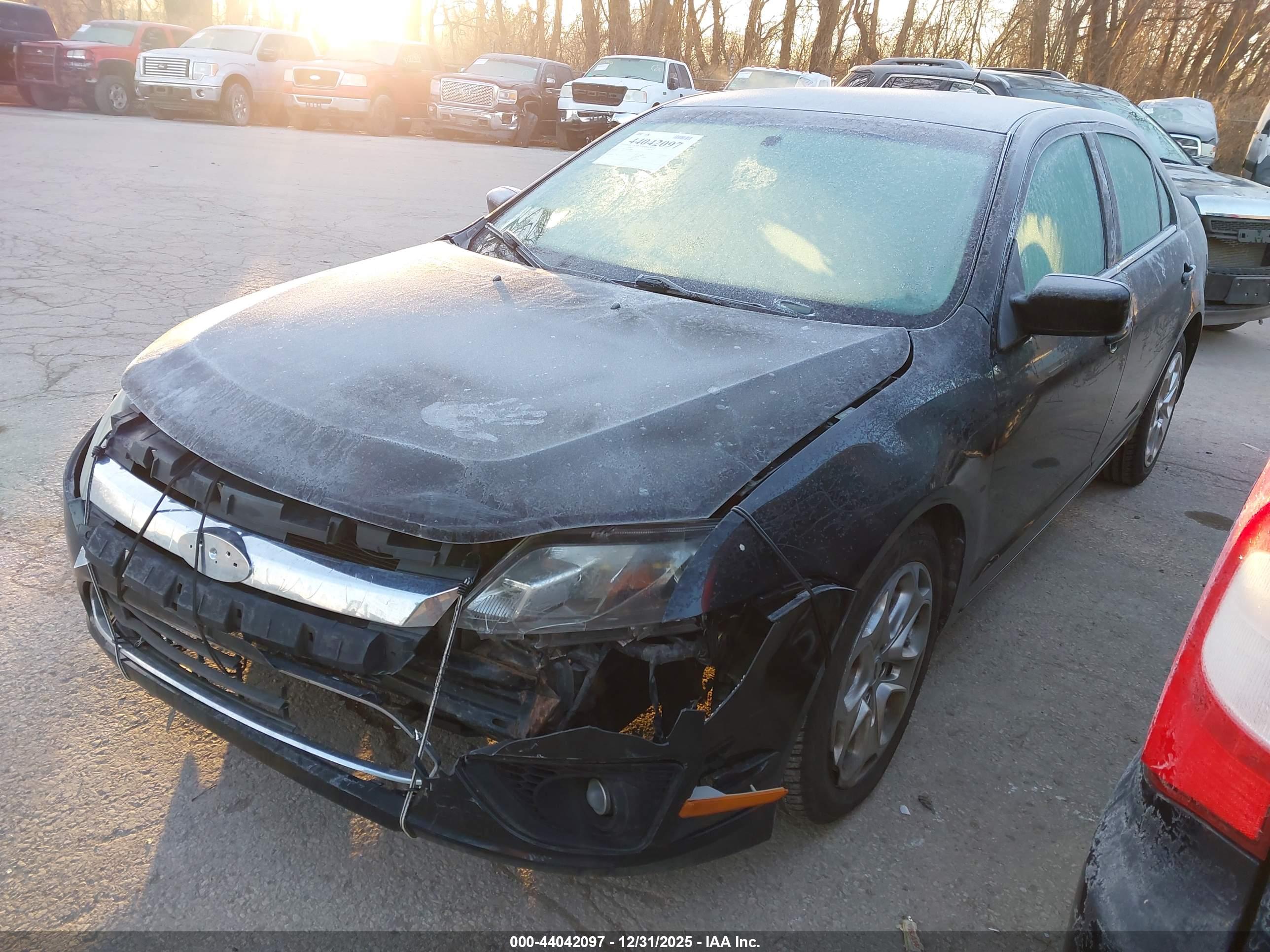 FORD FUSION image 2