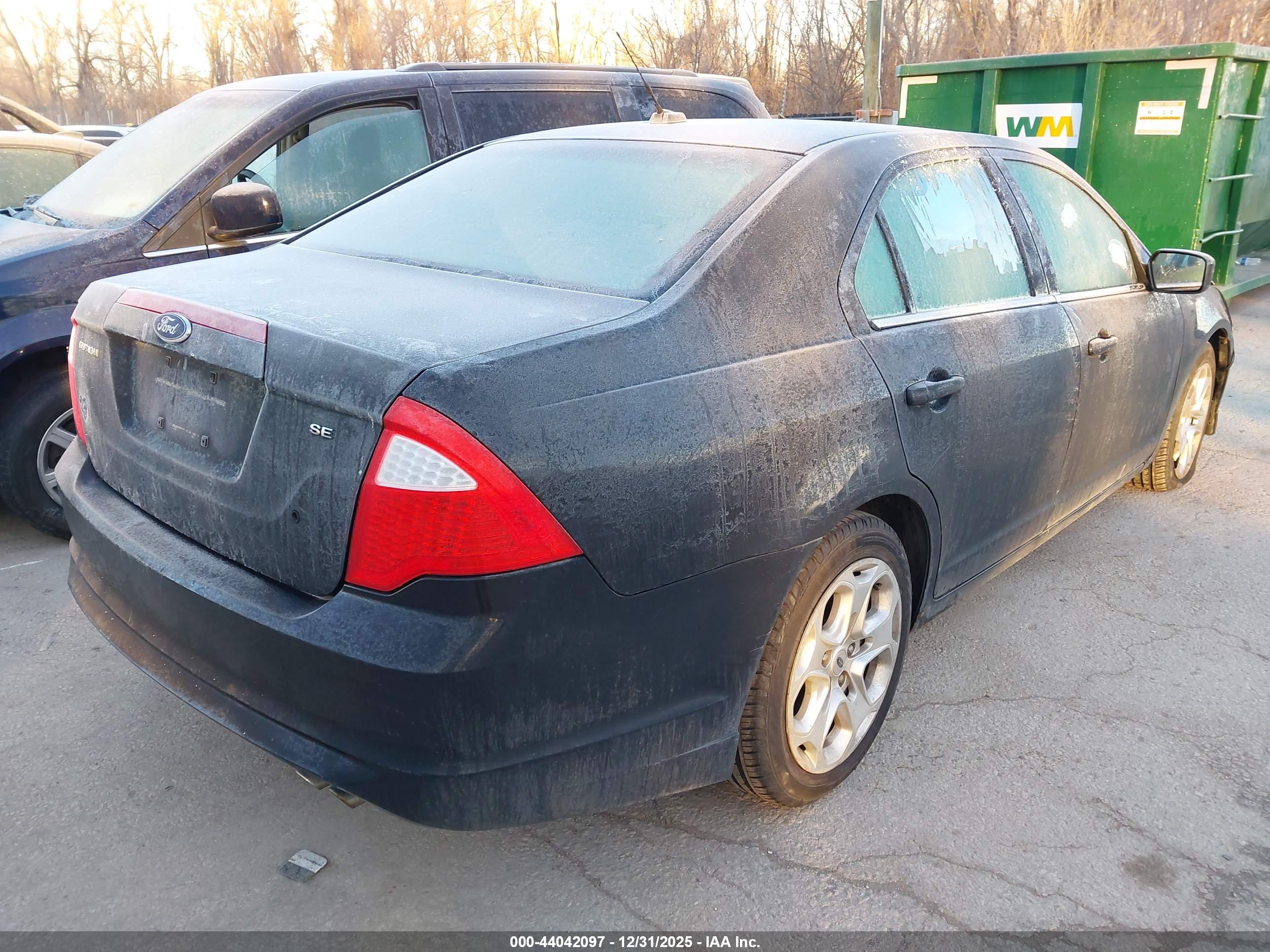 FORD FUSION image 4