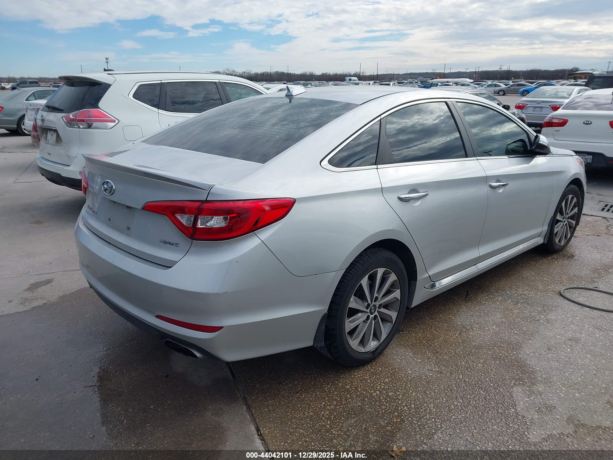 HYUNDAI SONATA image 4