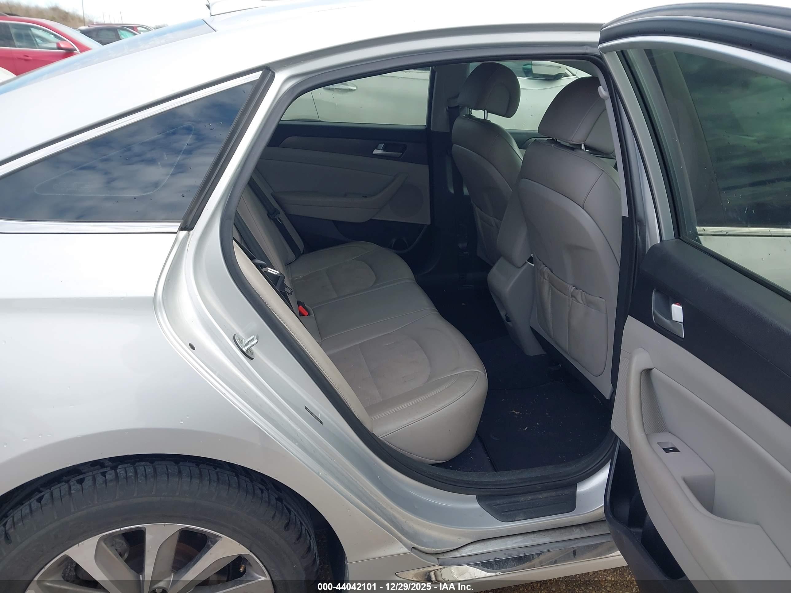 HYUNDAI SONATA image 8