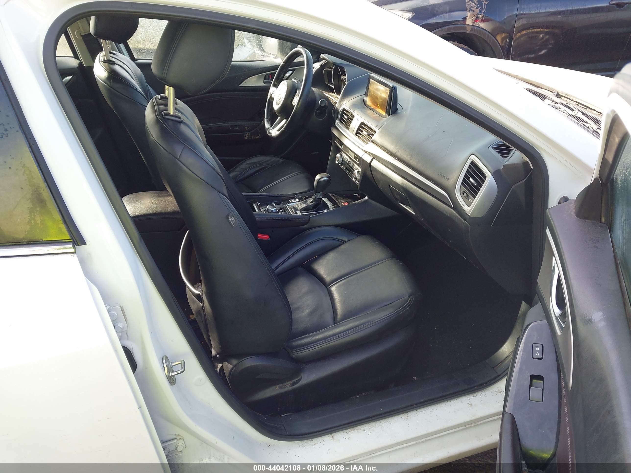 MAZDA MAZDA3 image 5