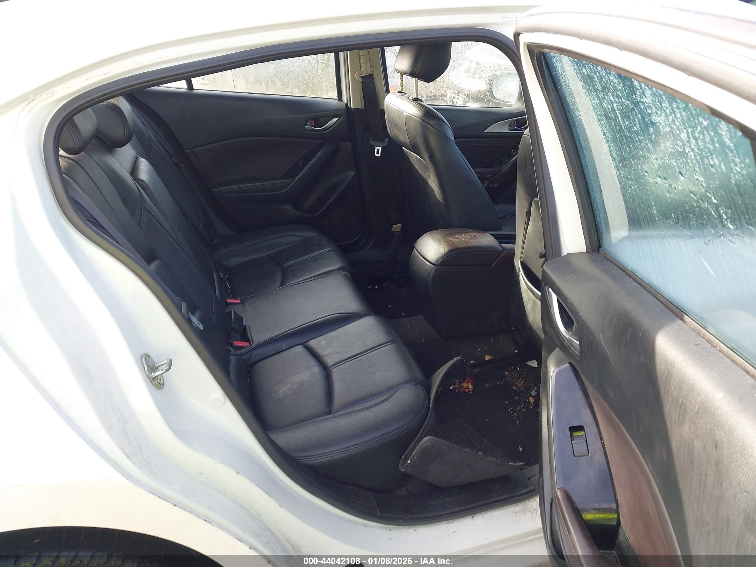 MAZDA MAZDA3 image 8