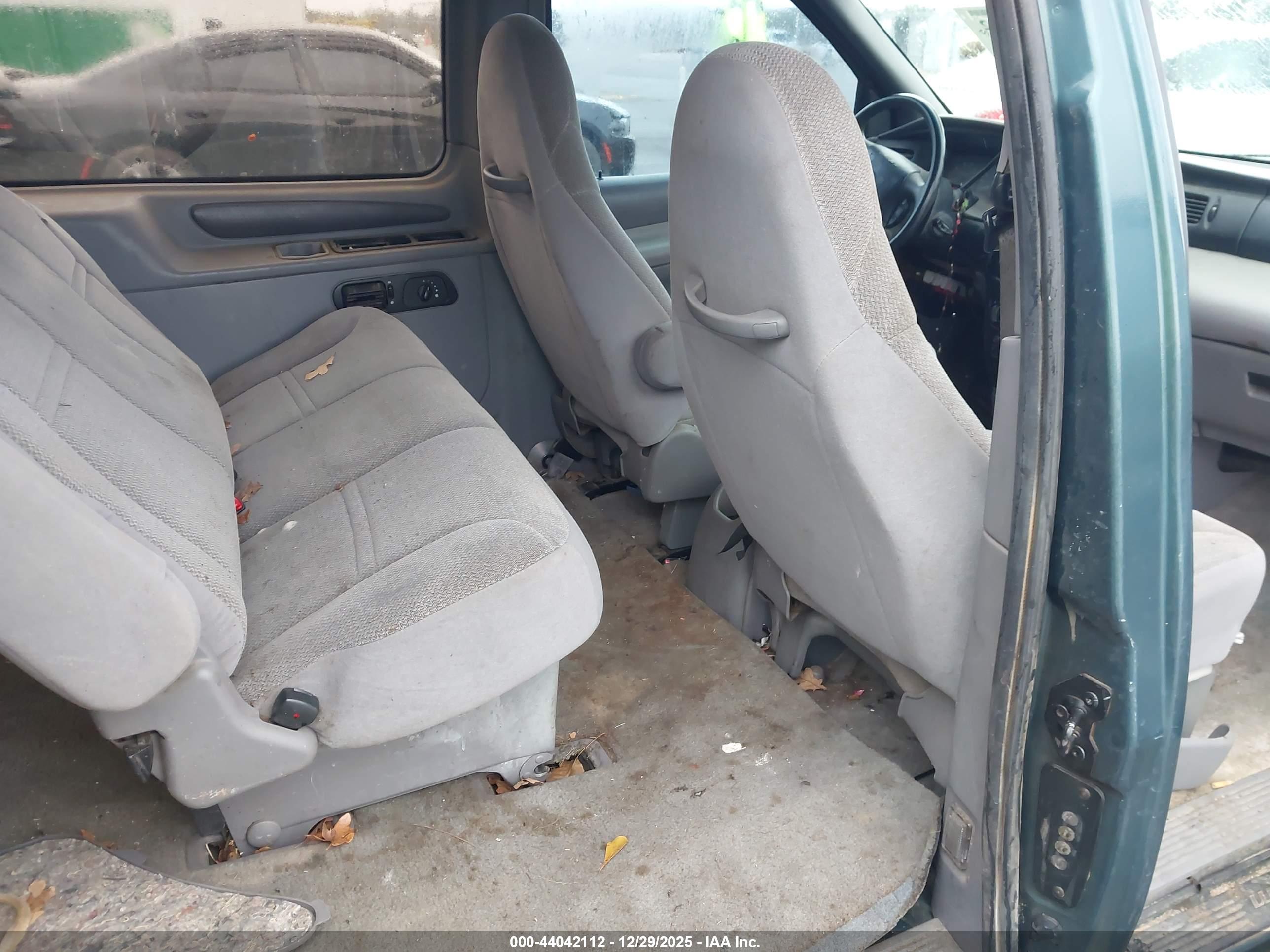 FORD WINDSTAR image 8