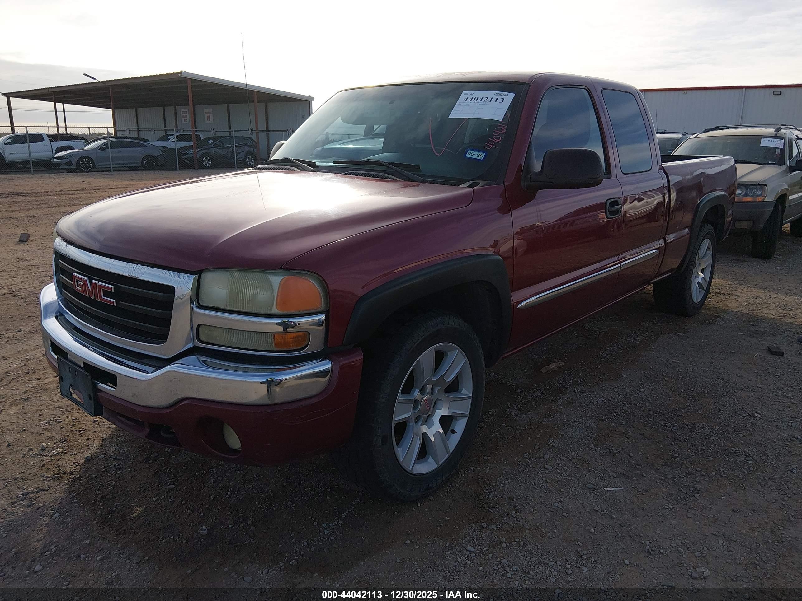 GMC SIERRA image 2