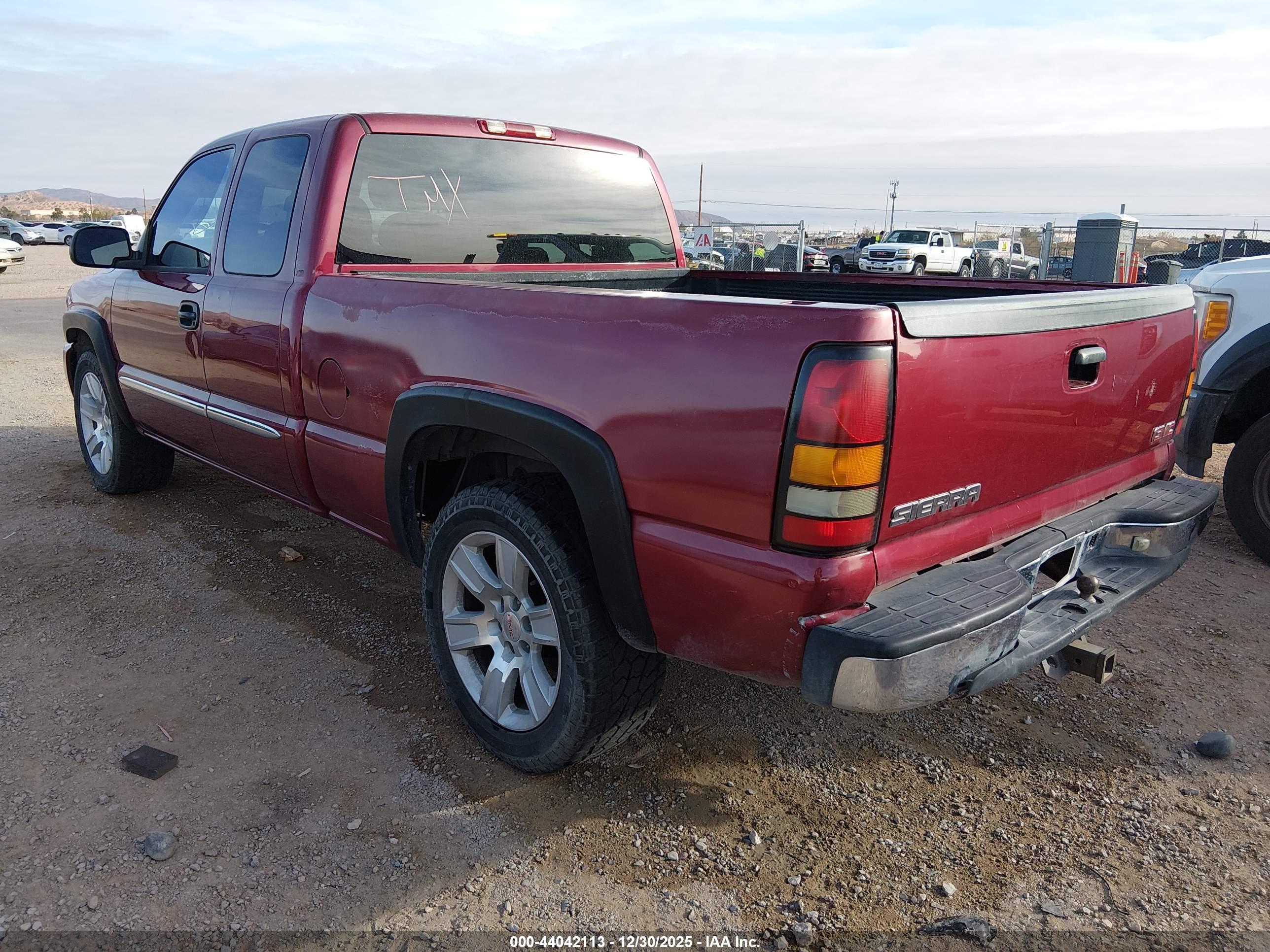 GMC SIERRA image 3
