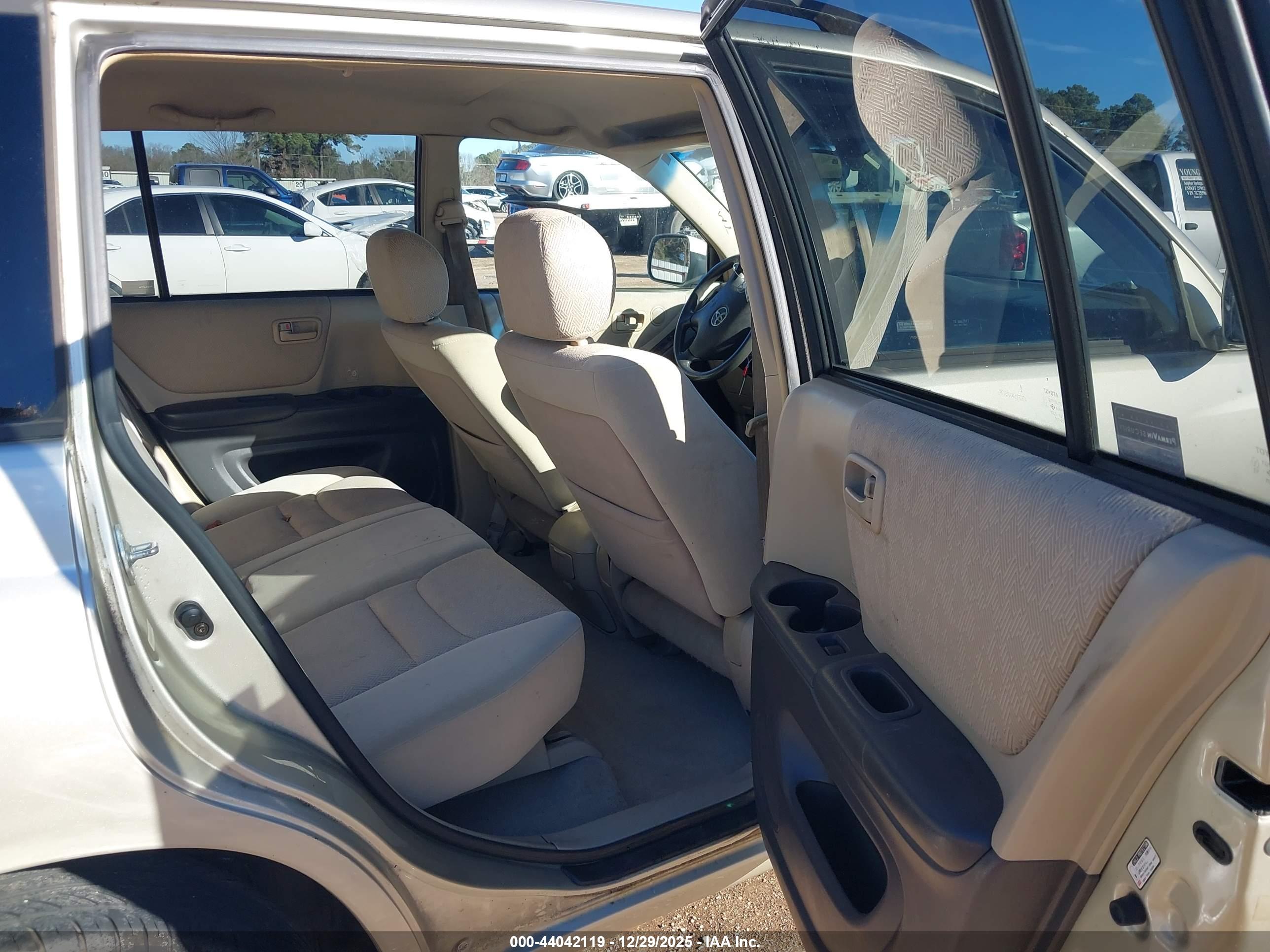 TOYOTA HIGHLANDER image 8