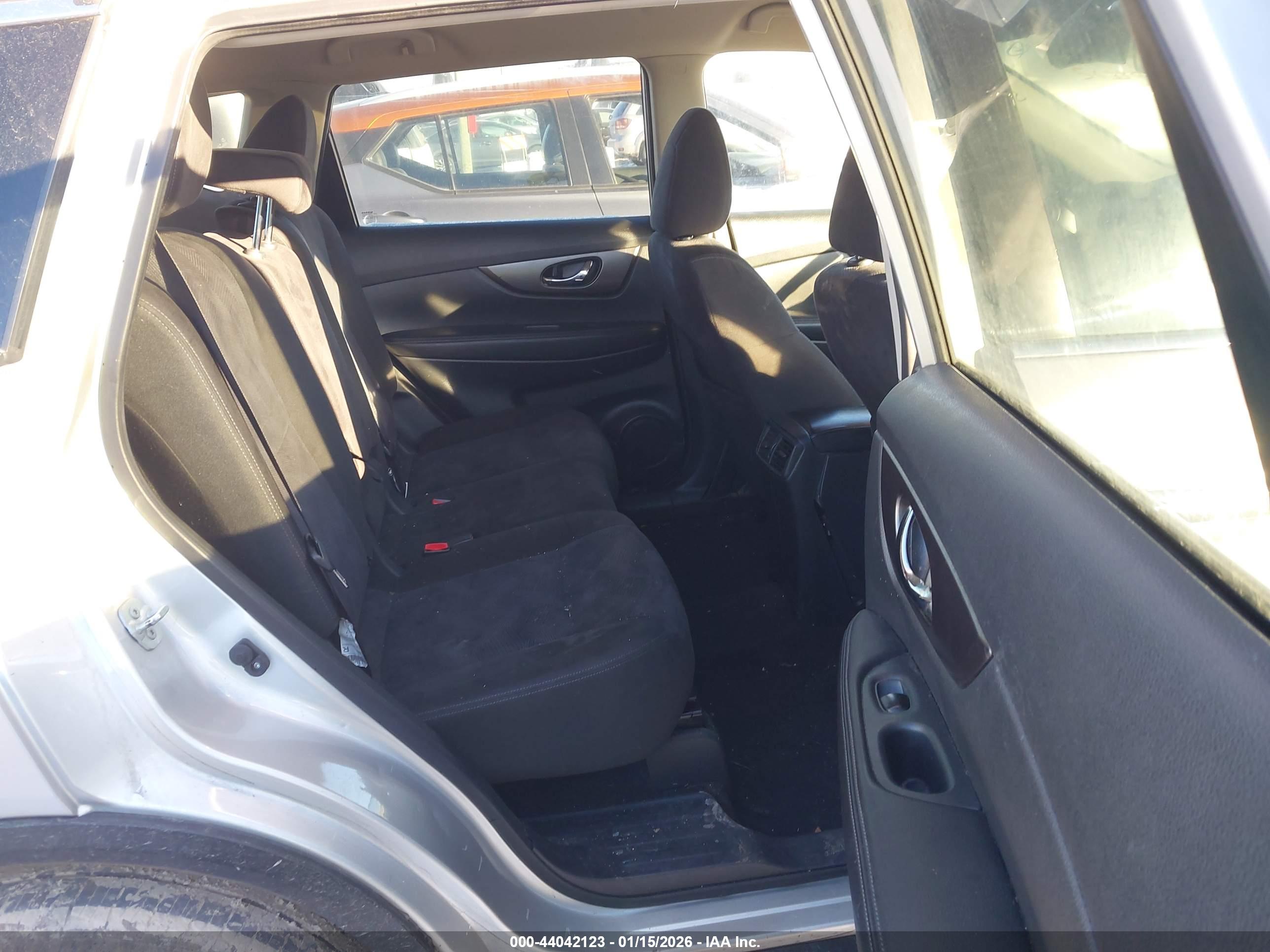 NISSAN ROGUE image 8
