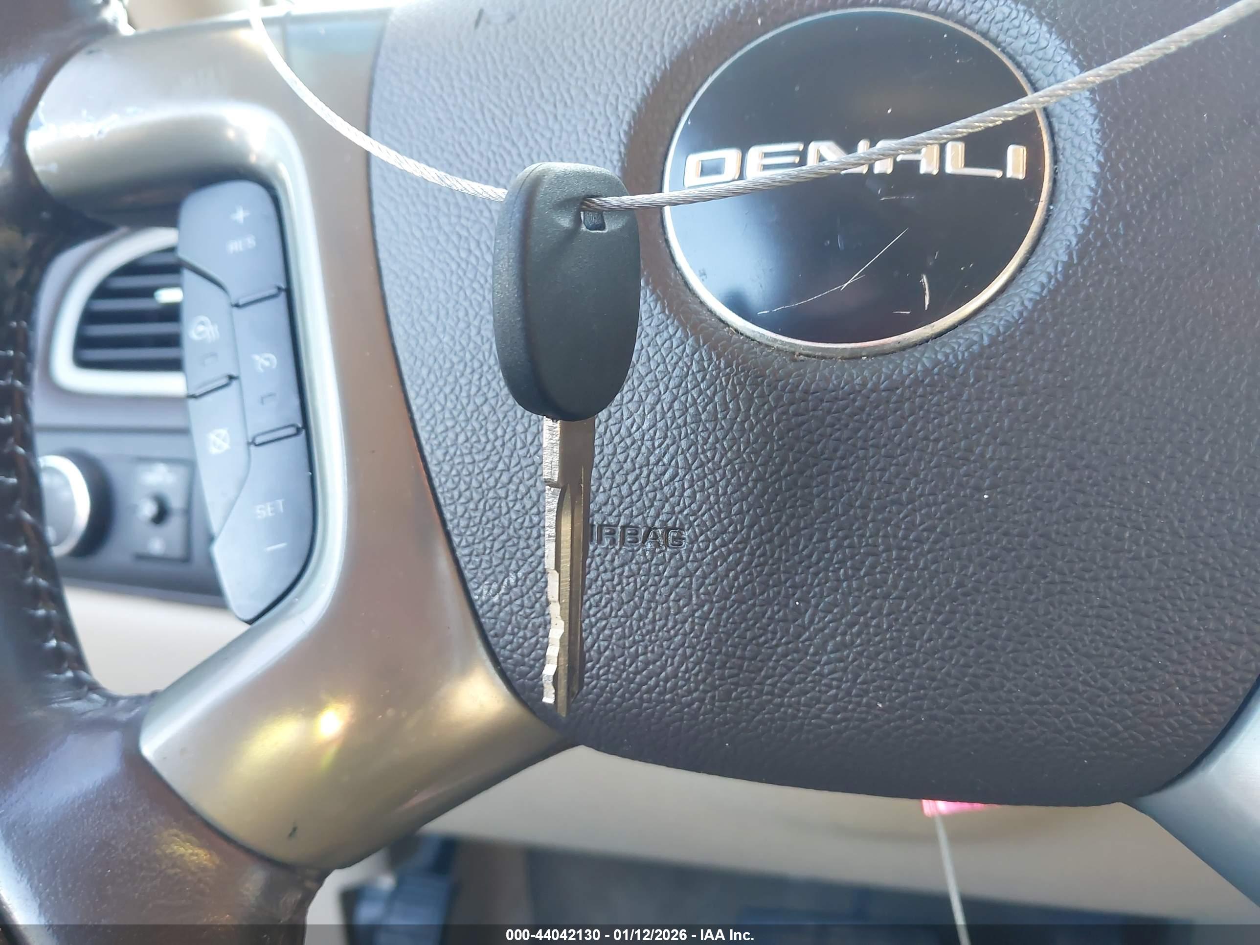 GMC YUKON image 11