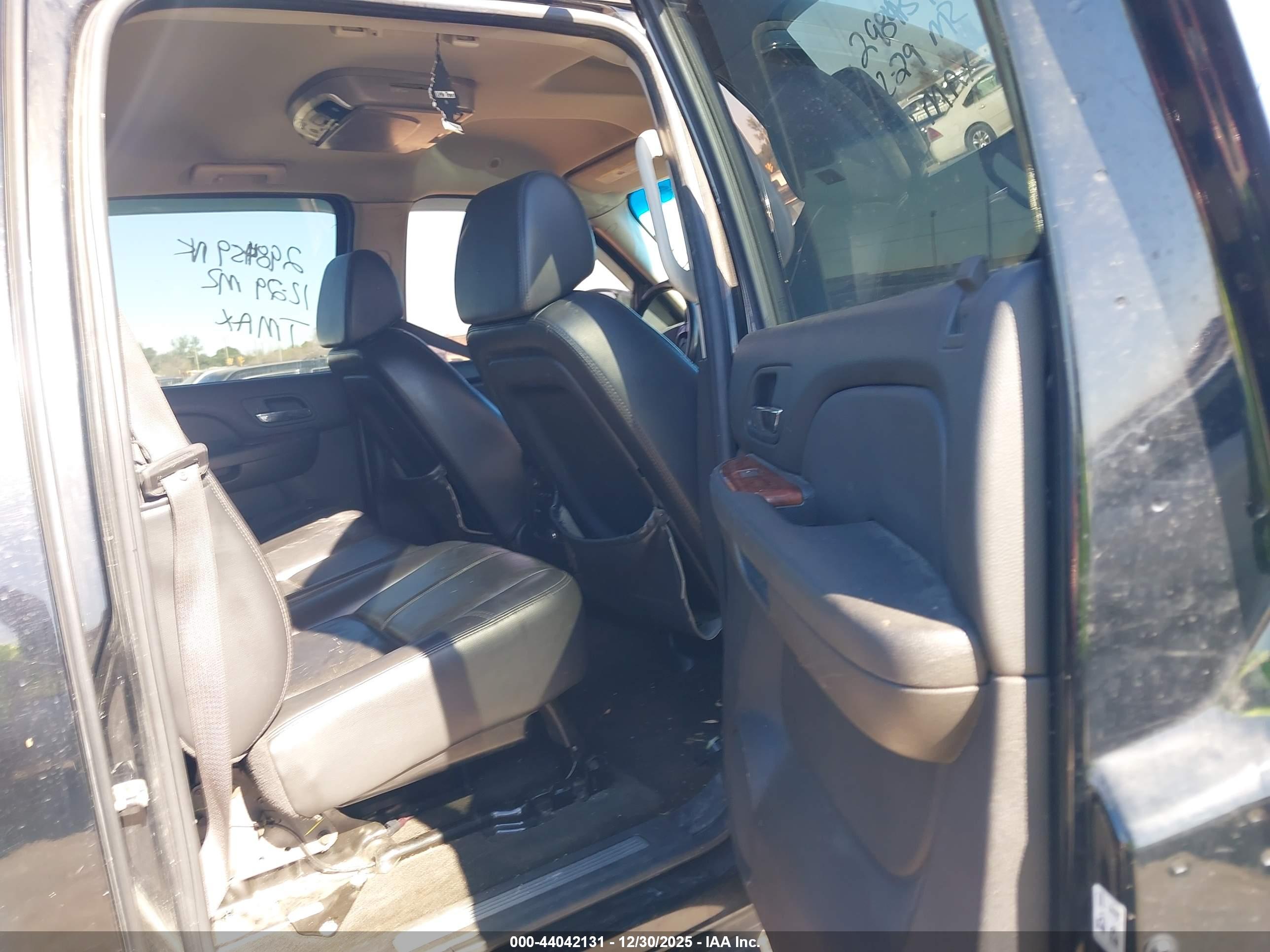 CHEVROLET AVALANCHE image 8