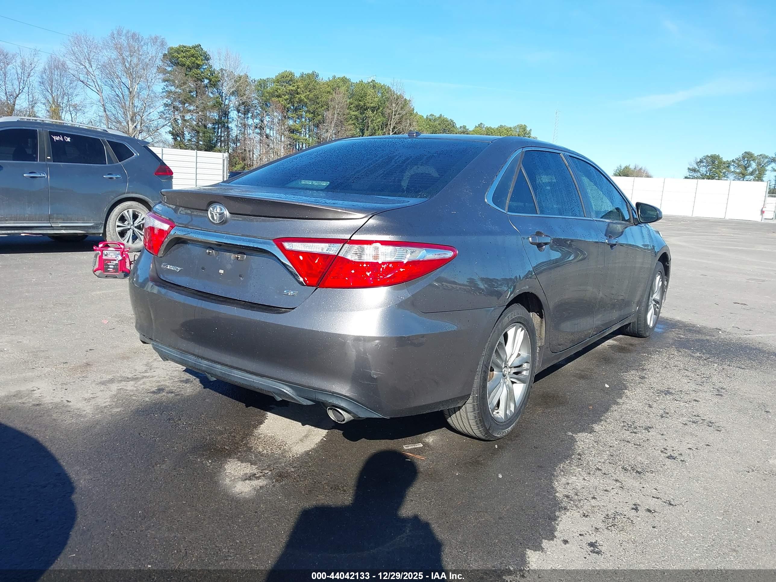 TOYOTA CAMRY image 4