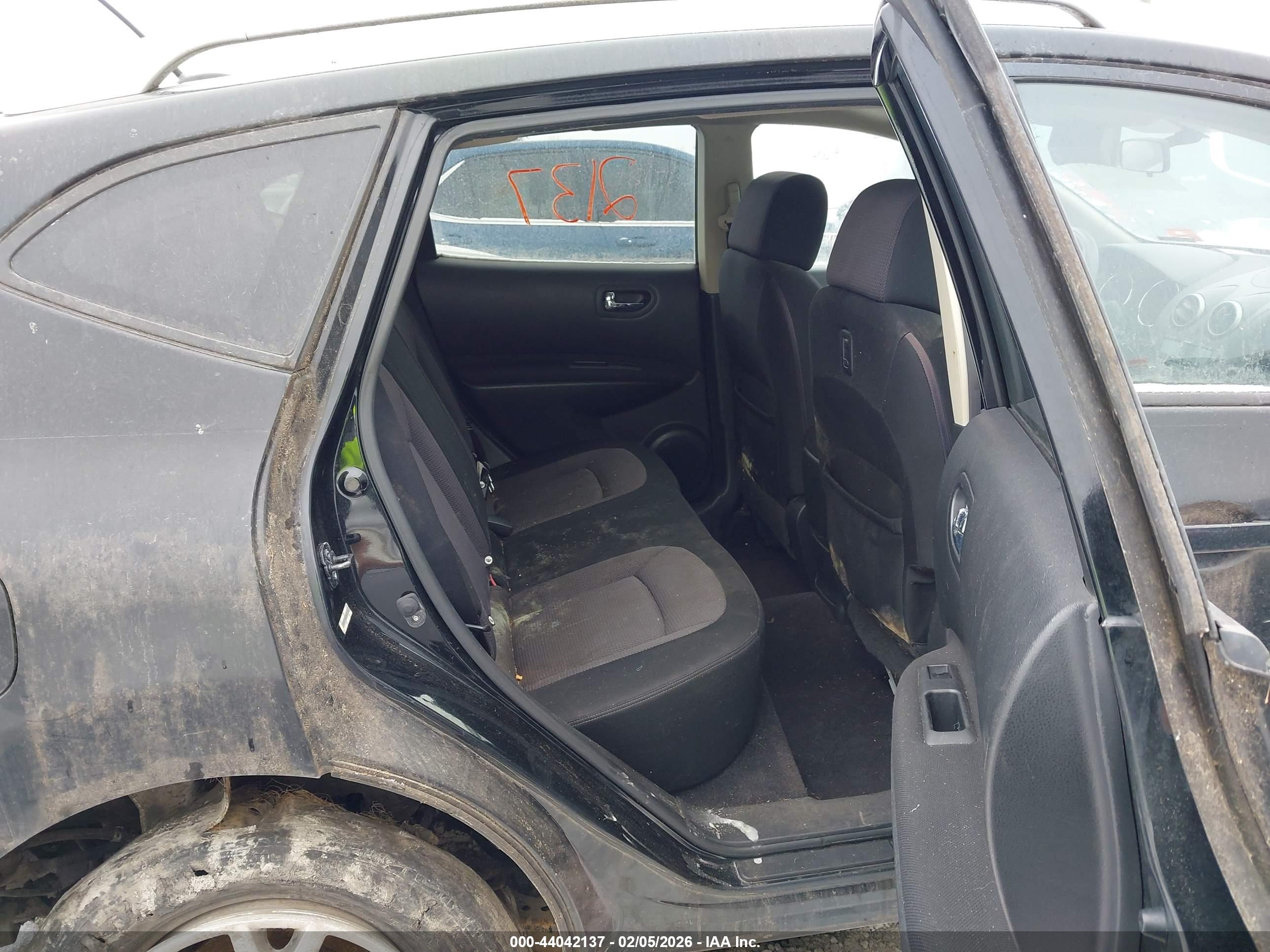 NISSAN ROGUE image 8