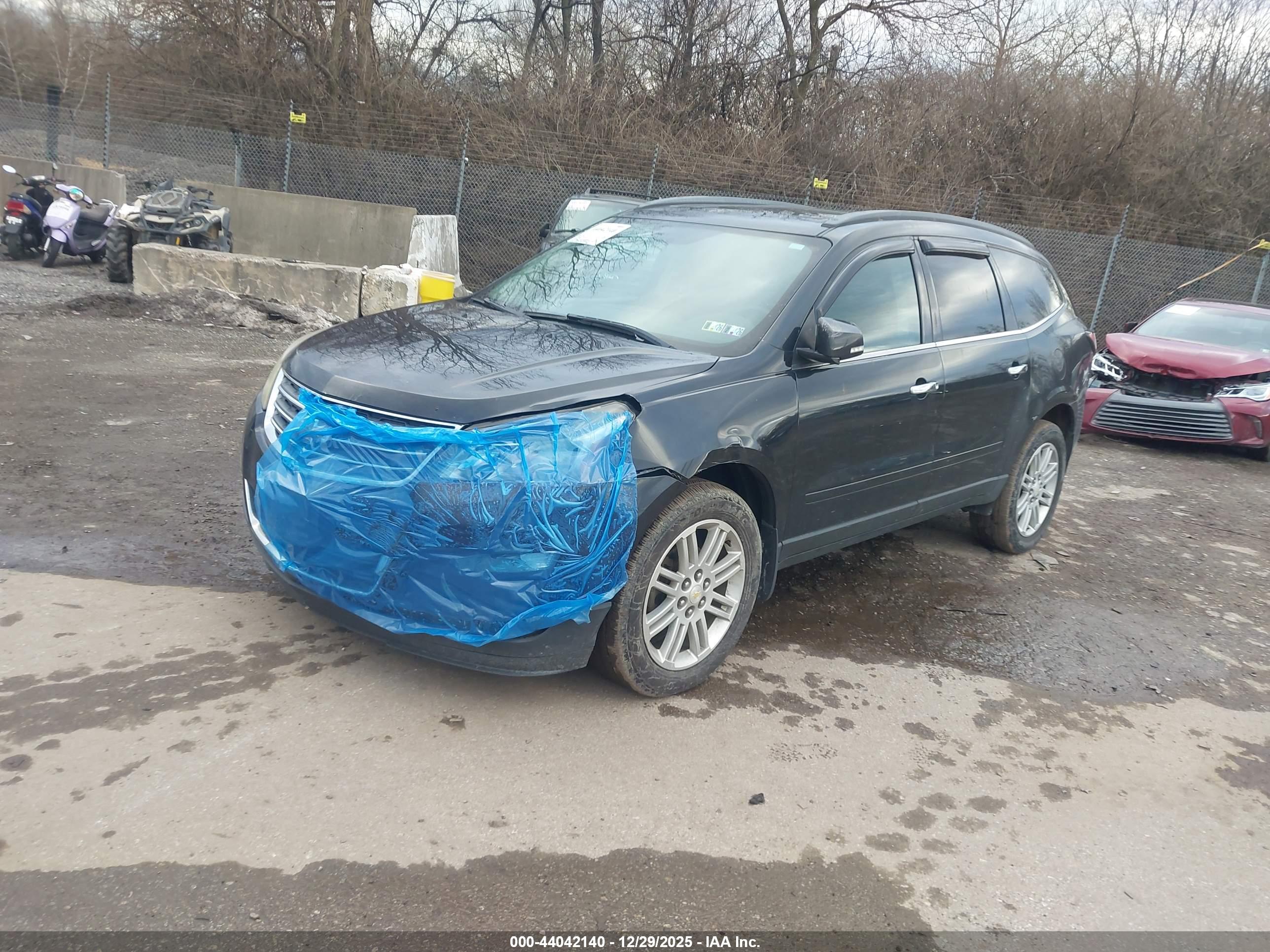 CHEVROLET TRAVERSE image 2