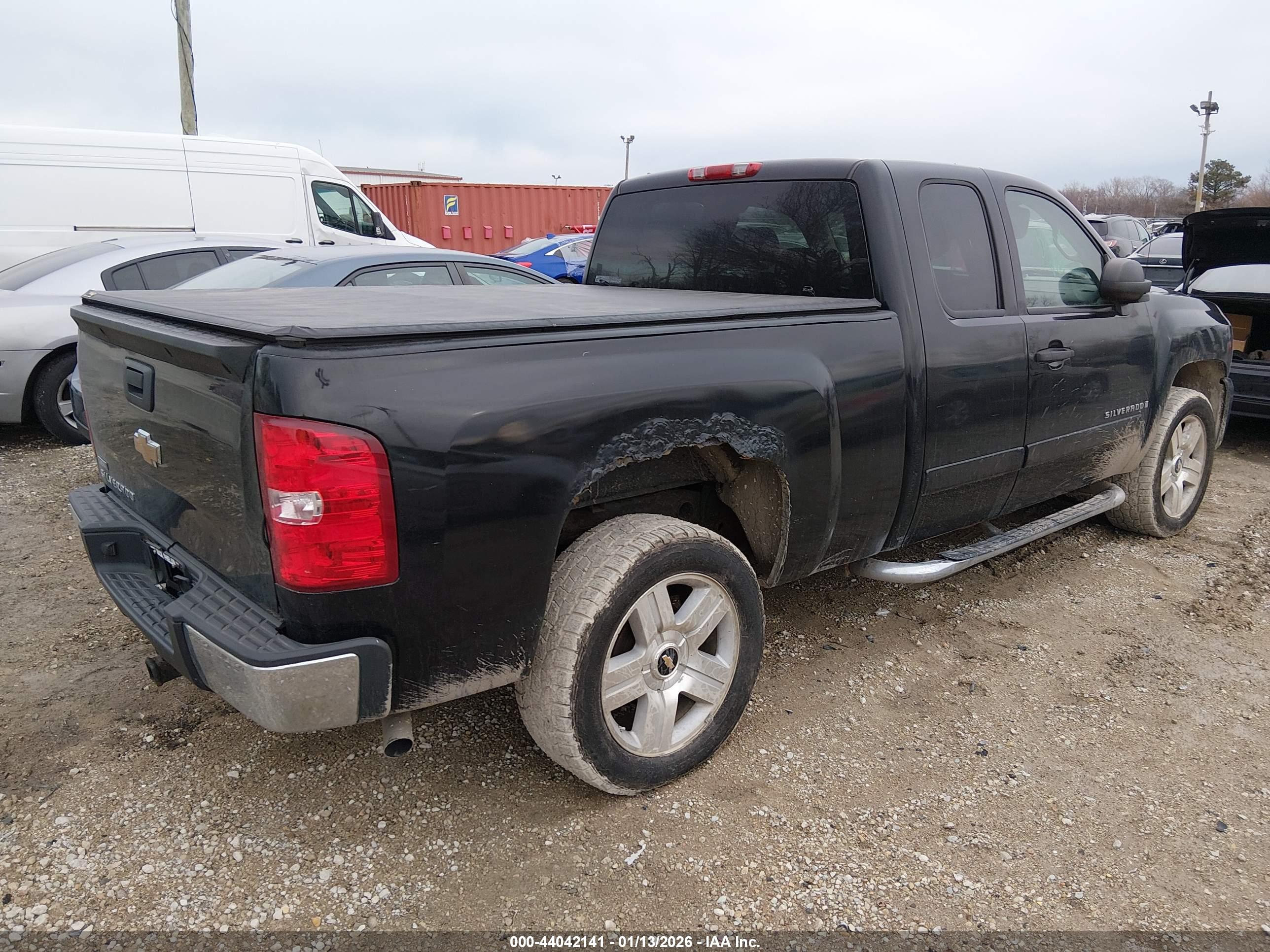 CHEVROLET SILVERADO image 4