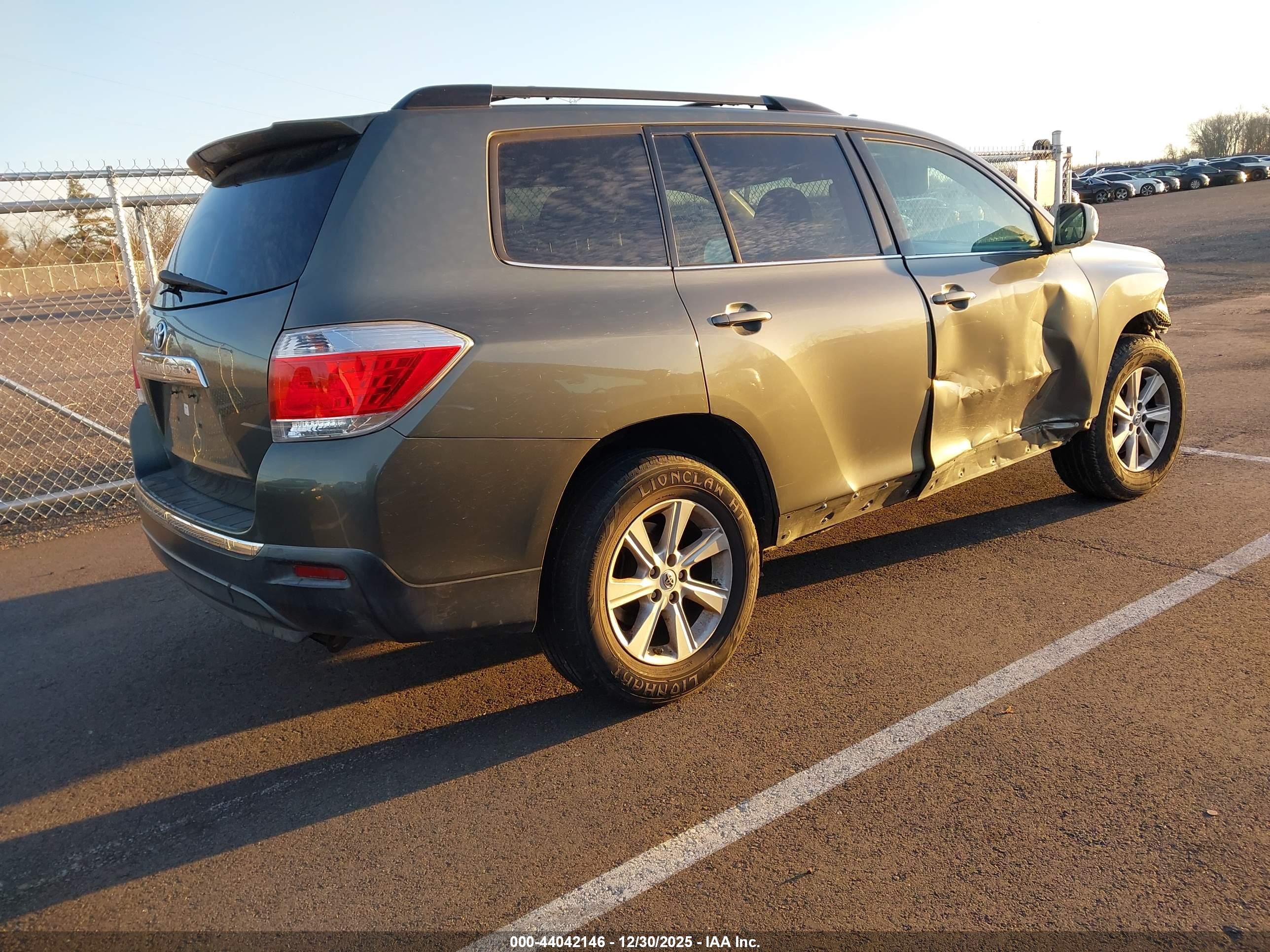 TOYOTA HIGHLANDER image 4