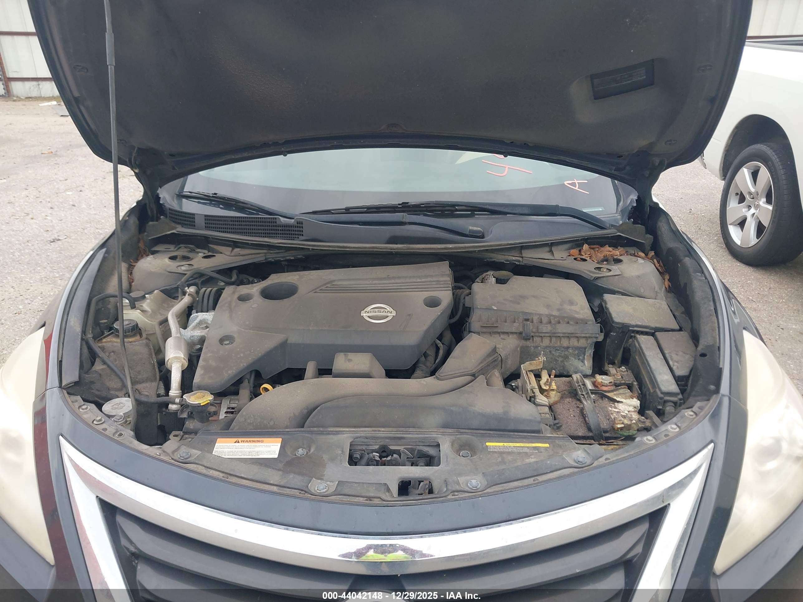 NISSAN ALTIMA image 10