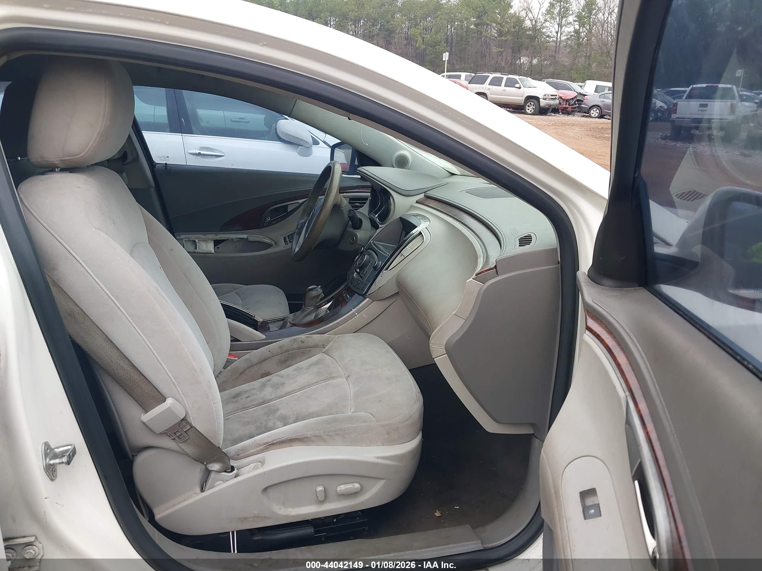 BUICK LACROSSE image 5