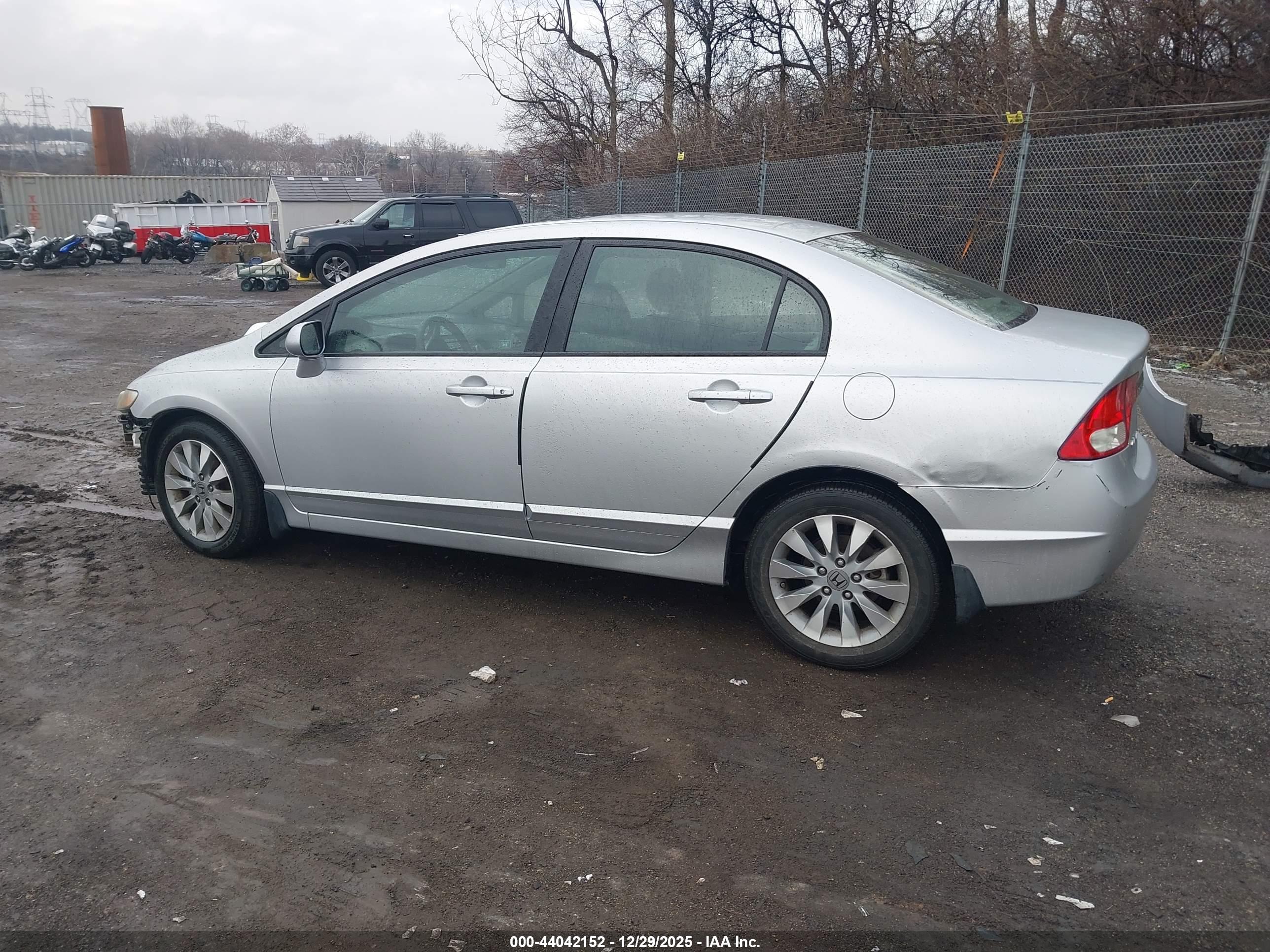 HONDA CIVIC image 3