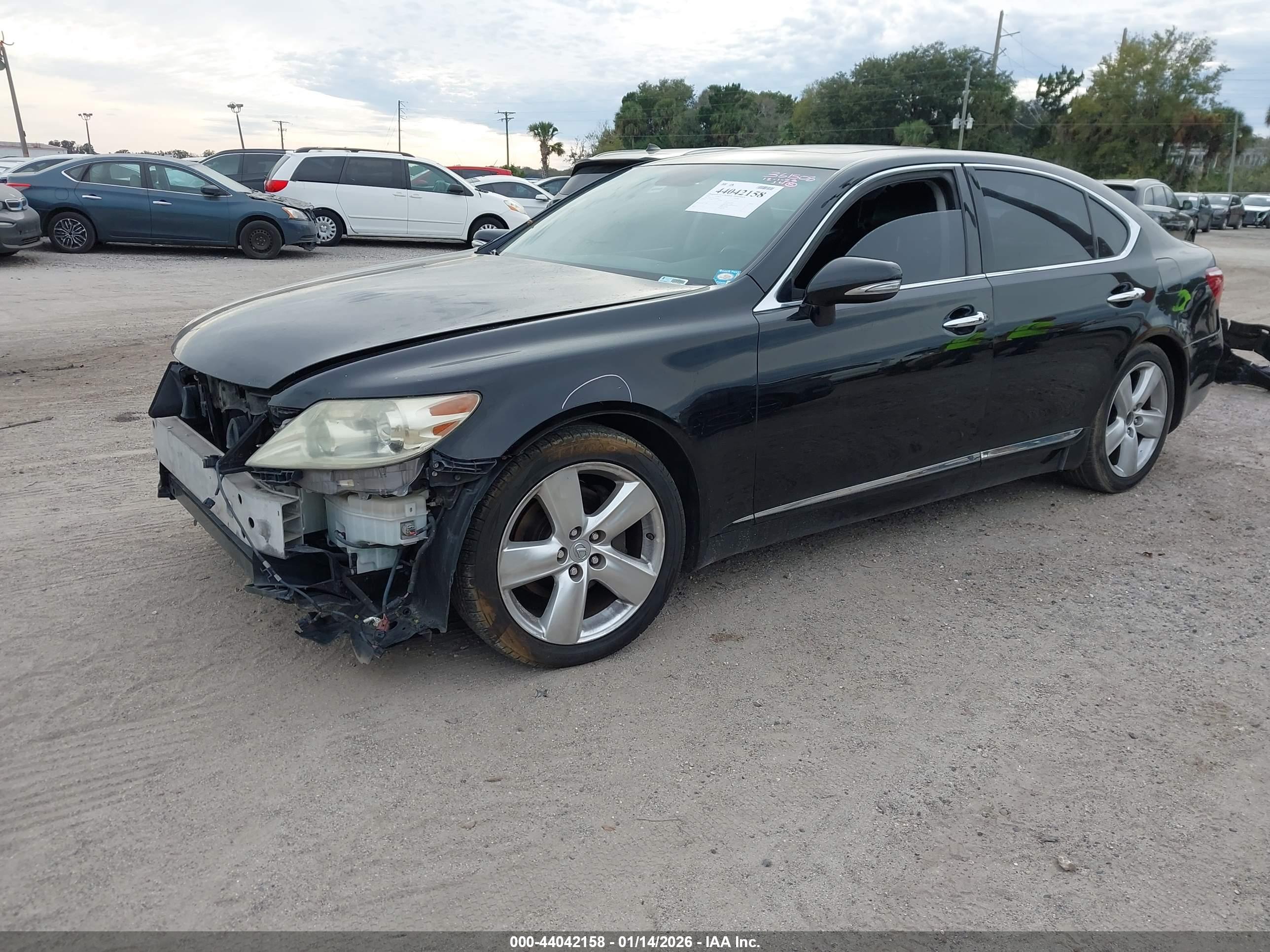 LEXUS LS image 2