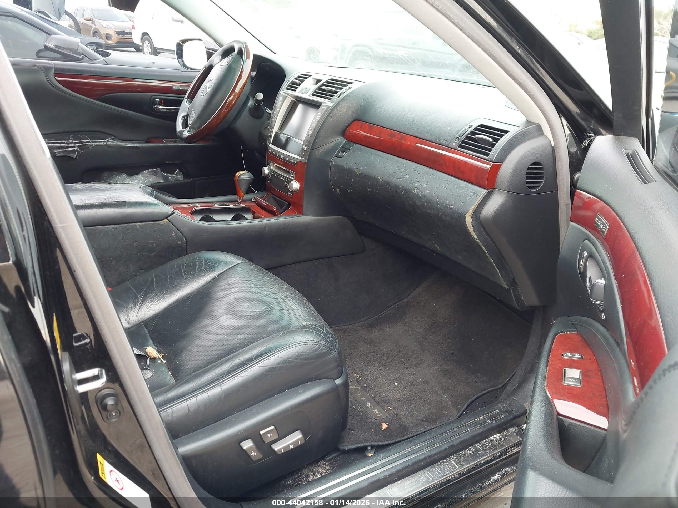 LEXUS LS image 5