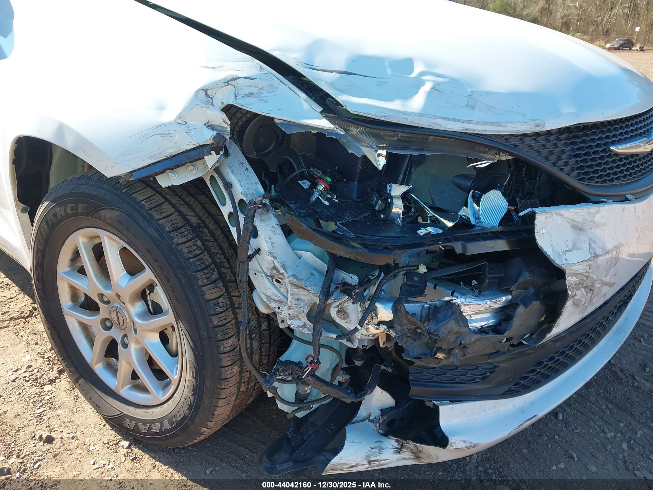 CHRYSLER VOYAGER image 6