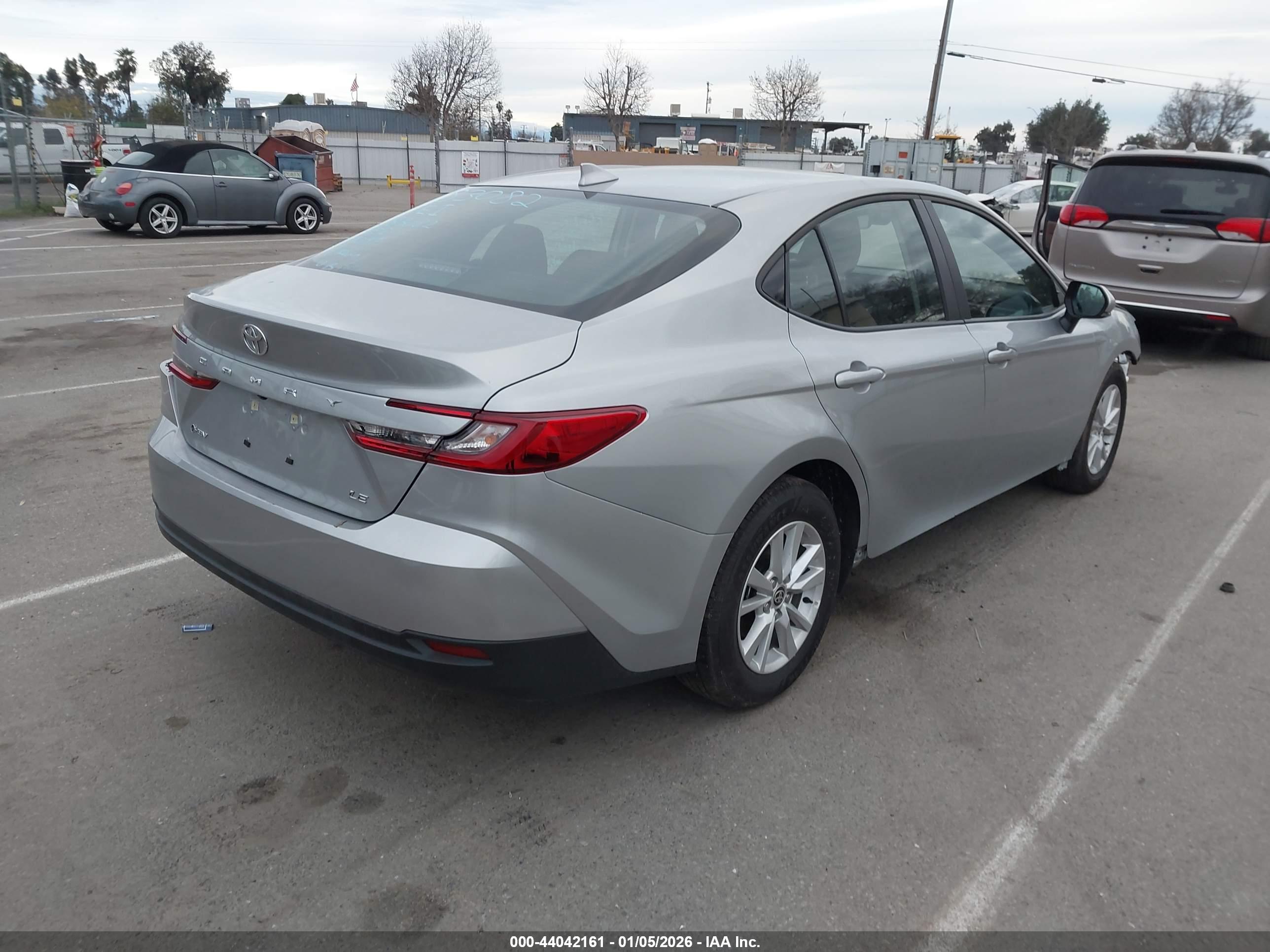 TOYOTA CAMRY image 4