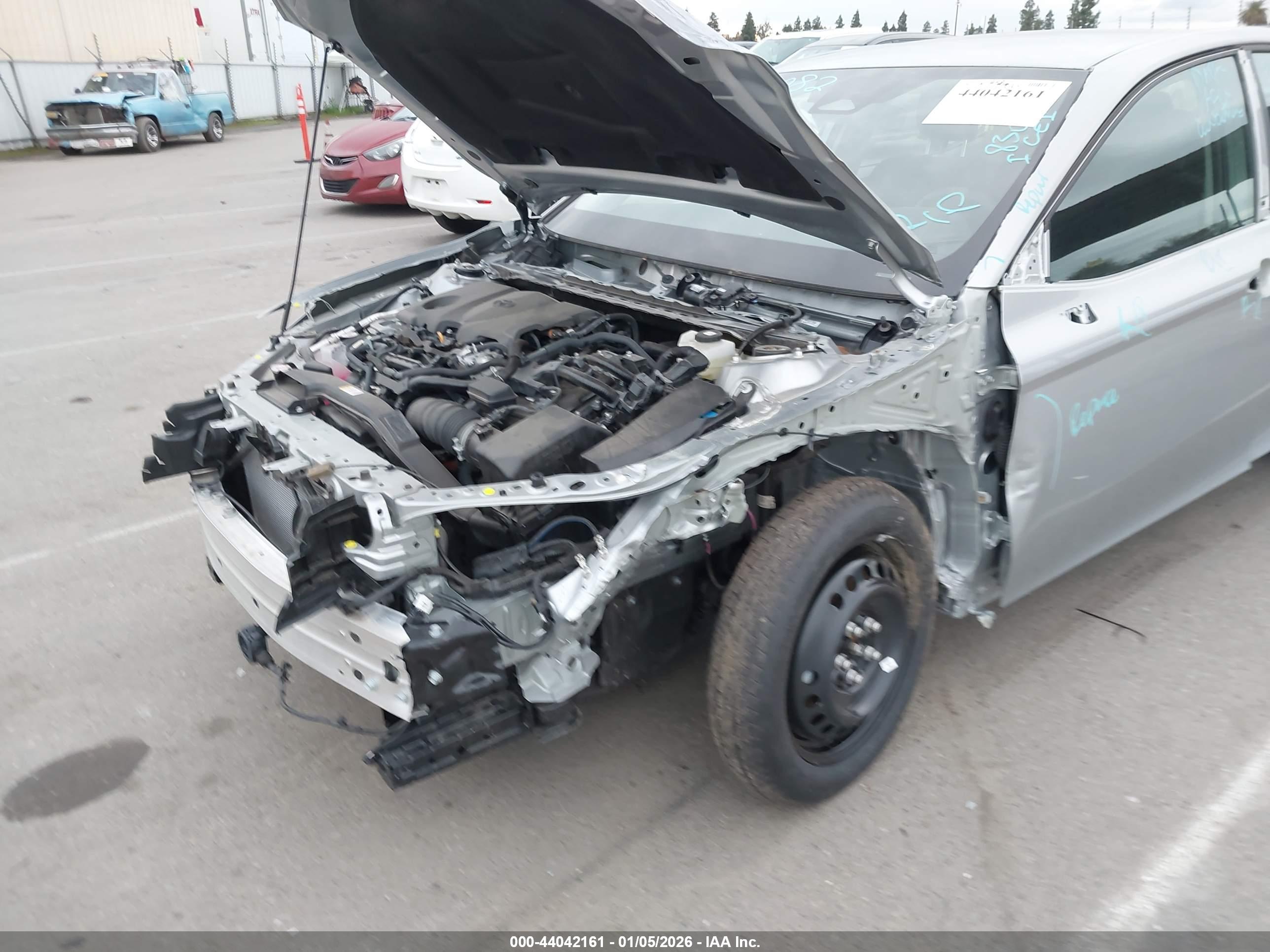 TOYOTA CAMRY image 6