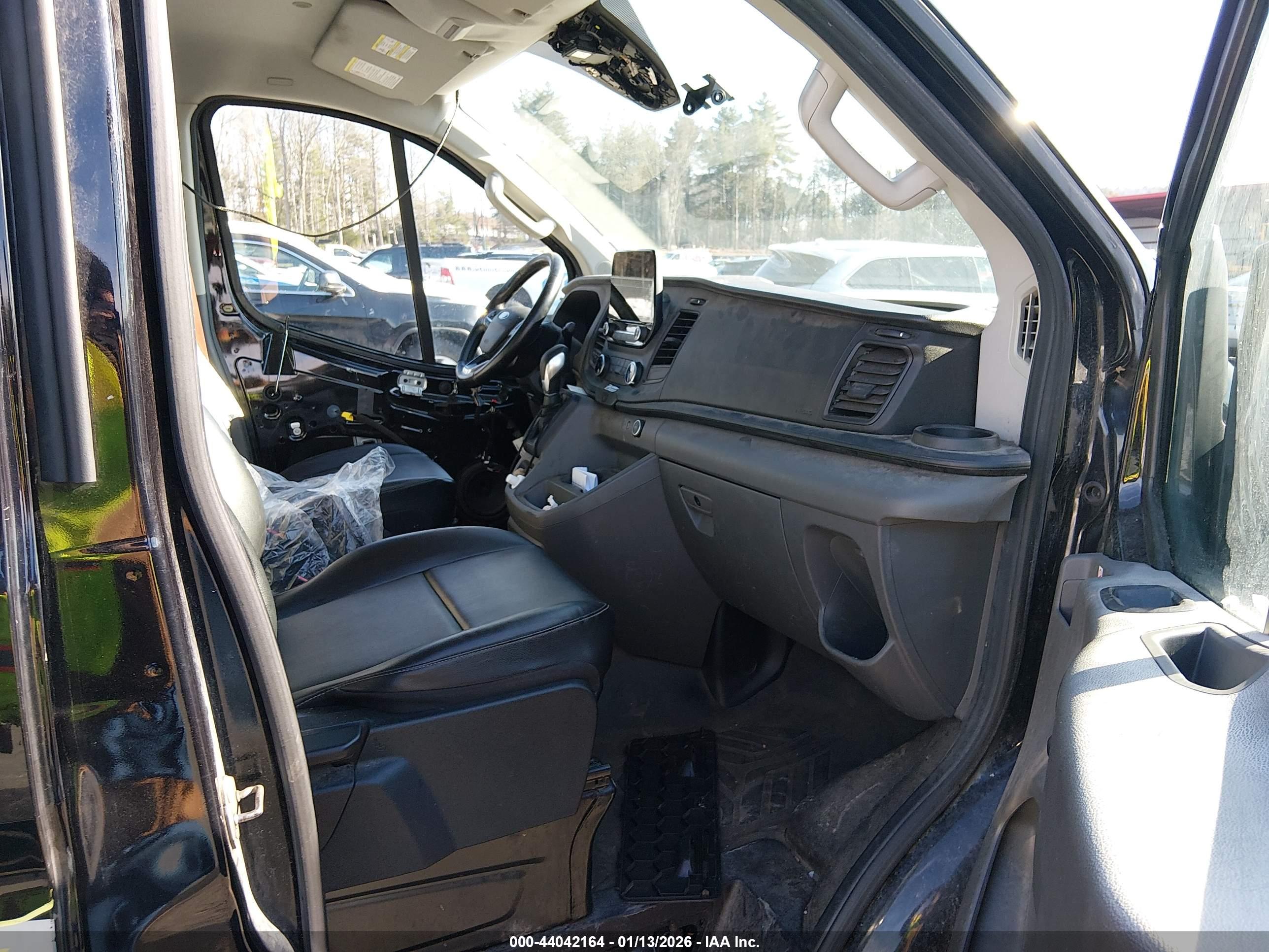 FORD TRANSIT-150 image 5