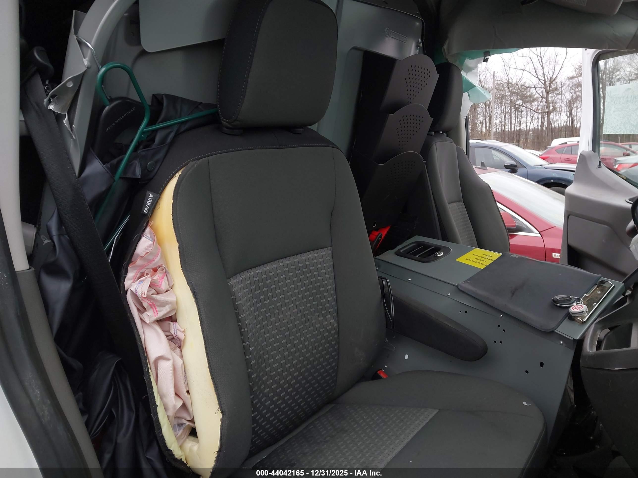FORD TRANSIT-250 image 8