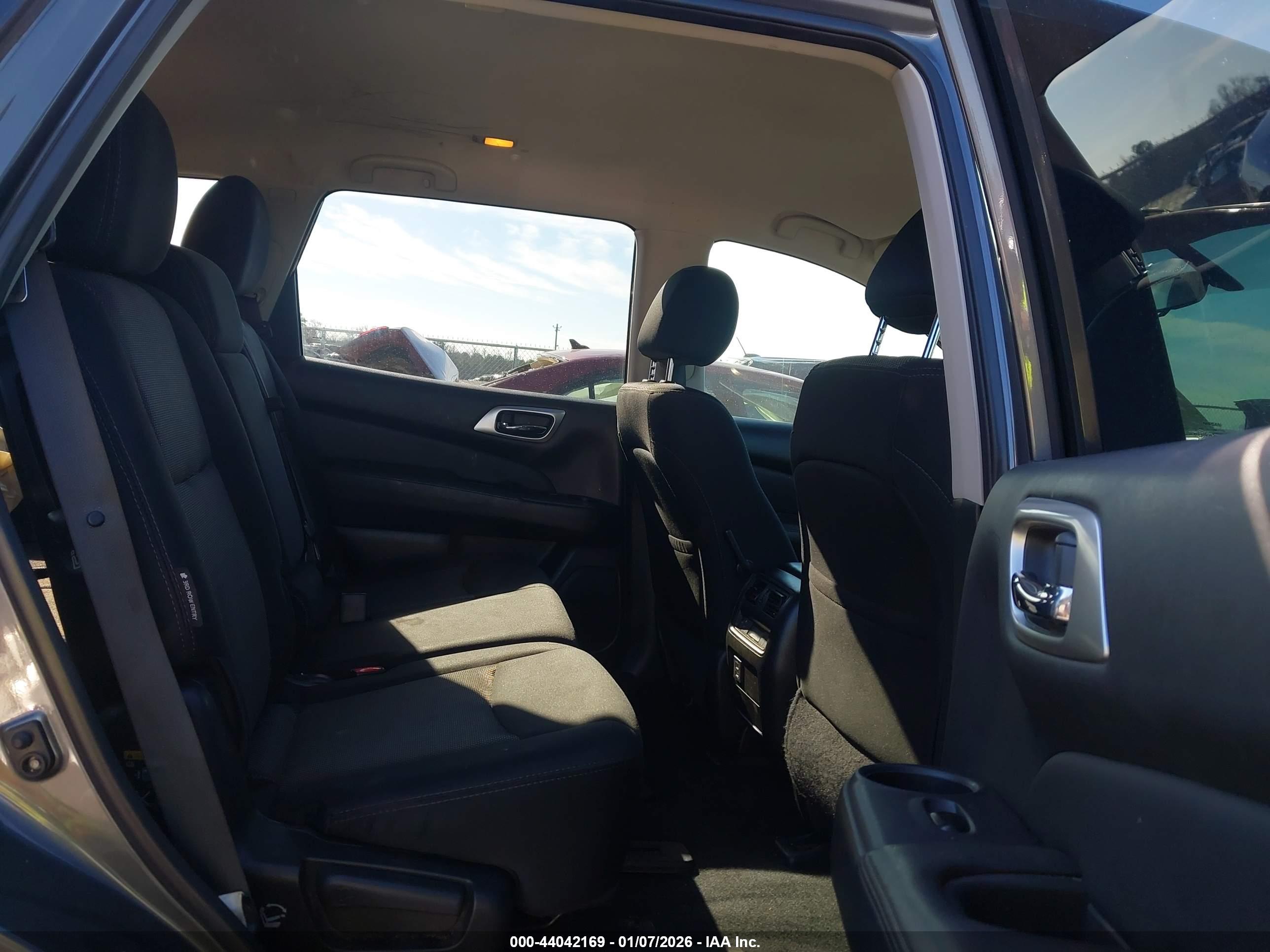 NISSAN PATHFINDER image 8