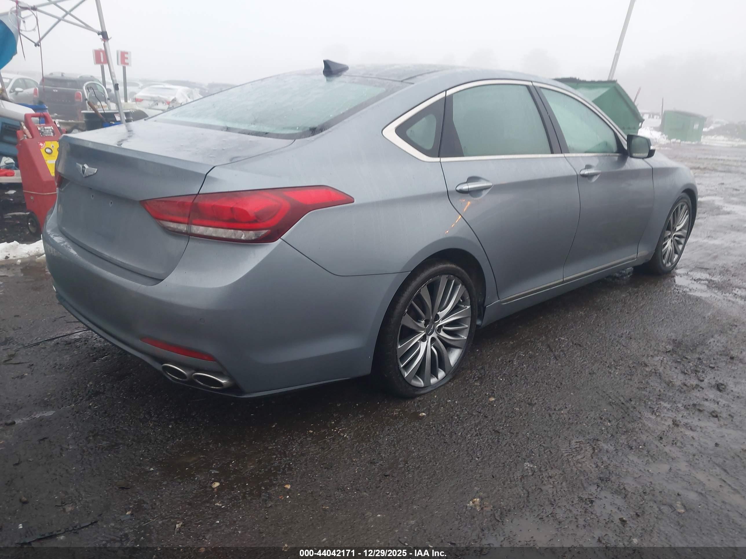 HYUNDAI GENESIS image 4