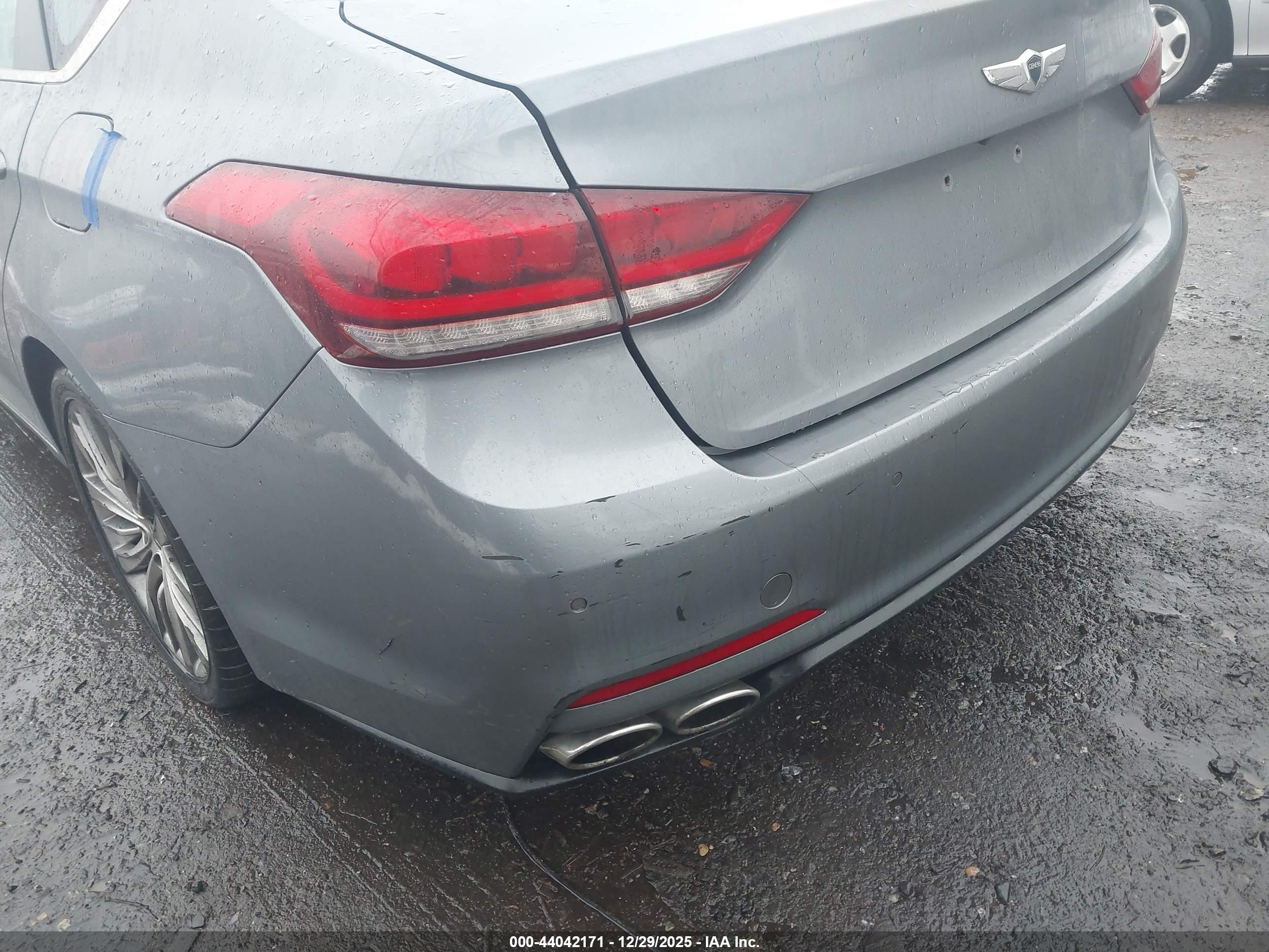 HYUNDAI GENESIS image 6