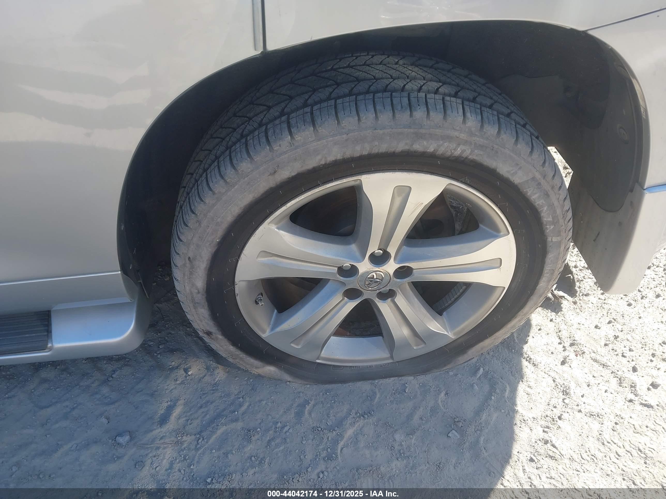 TOYOTA HIGHLANDER image 6