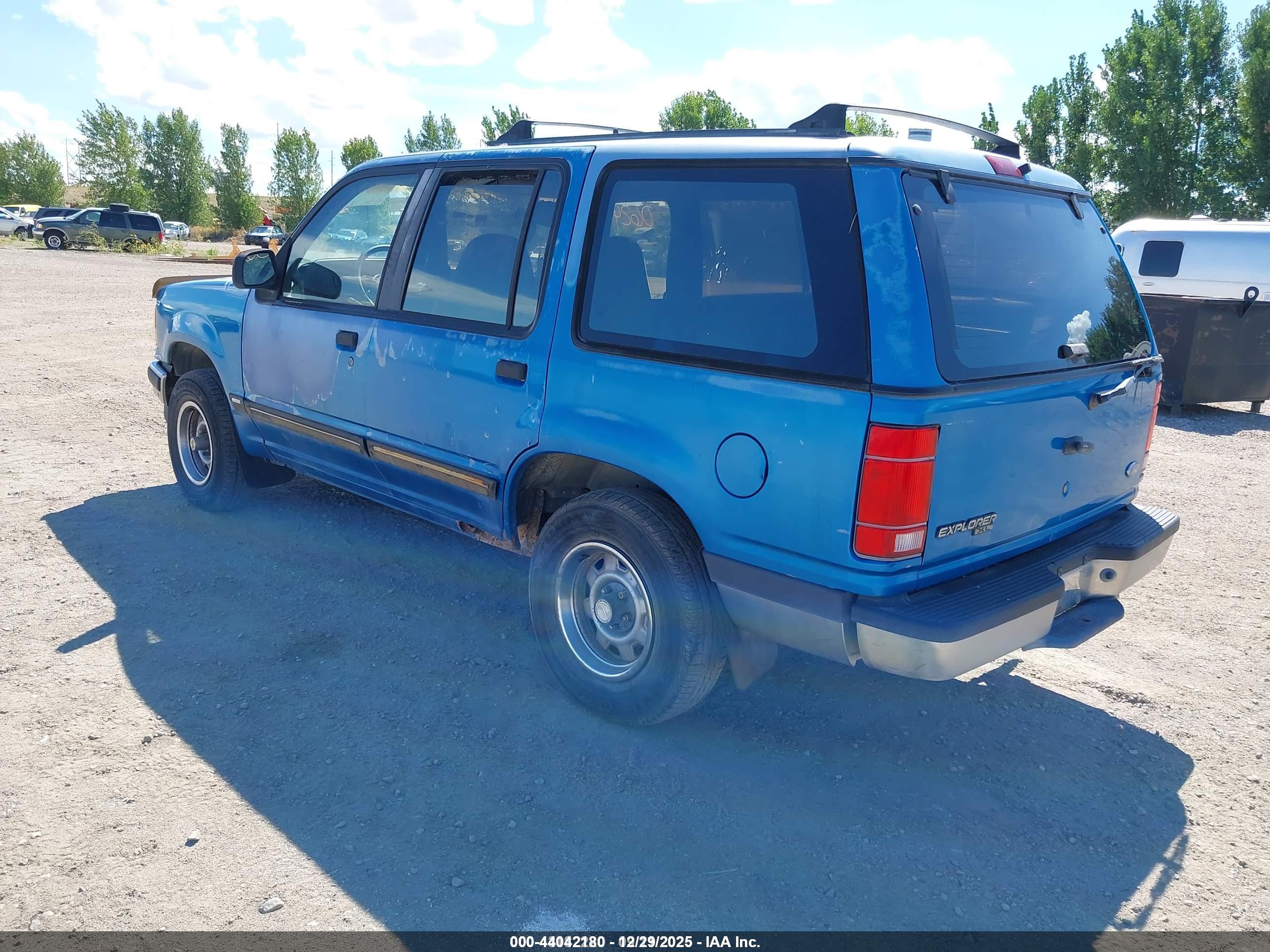 FORD EXPLORER image 3