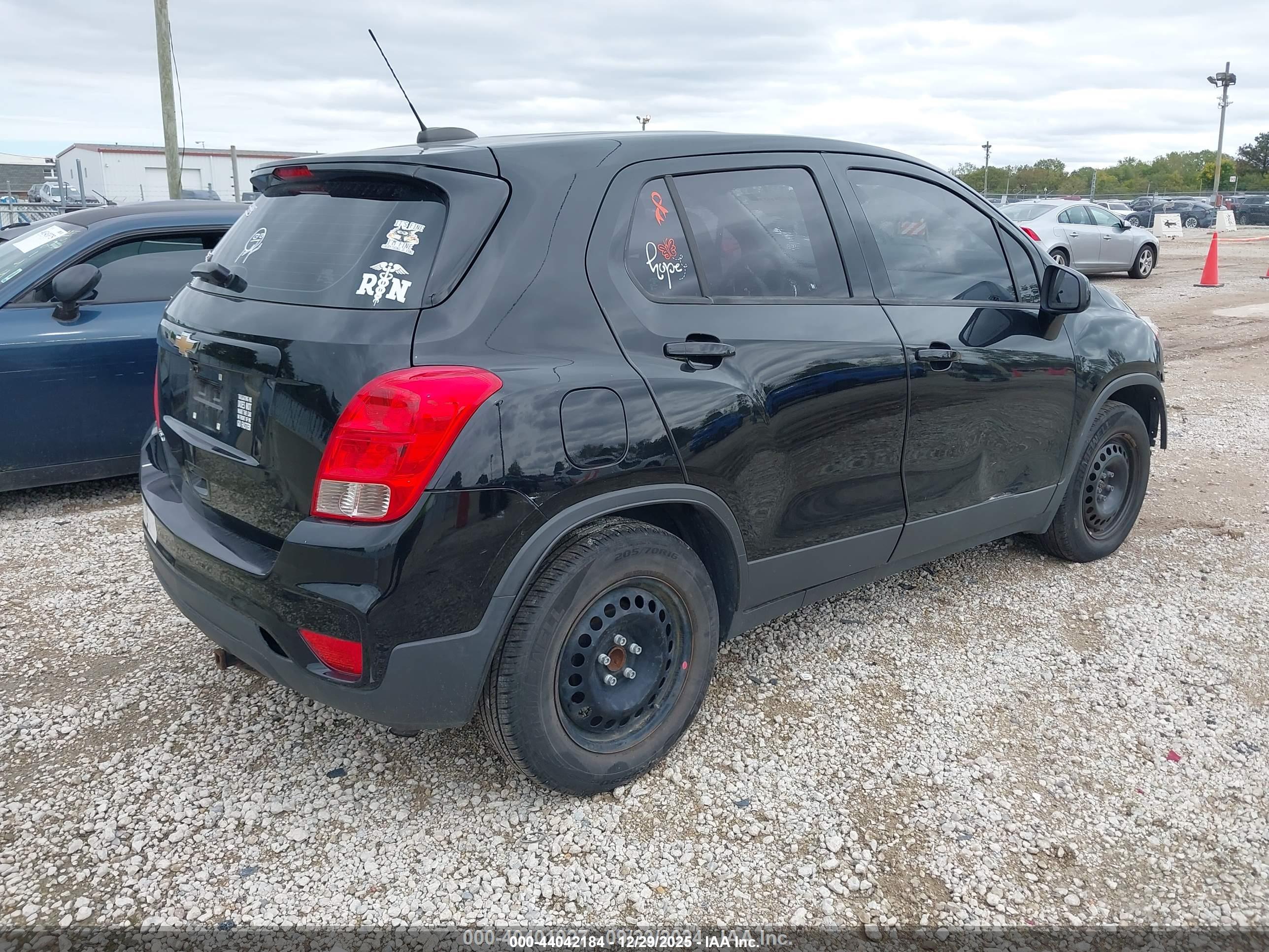 CHEVROLET TRAX image 4