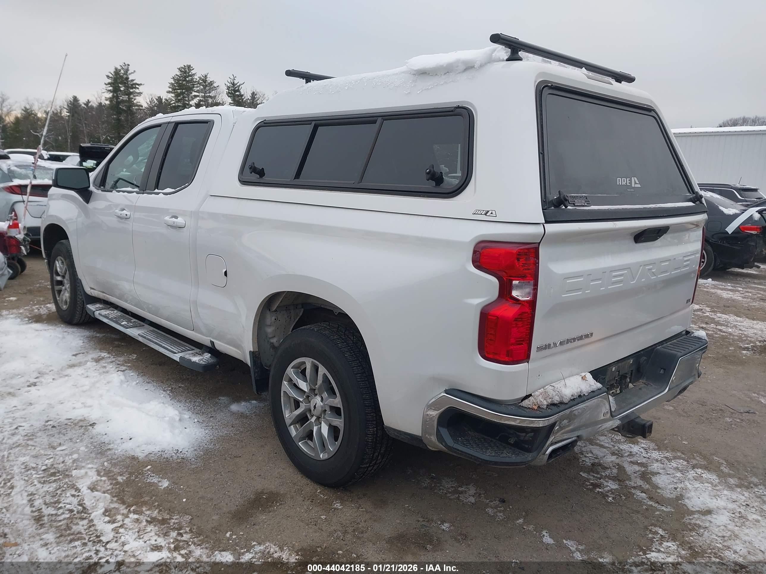 CHEVROLET SILVERADO image 3