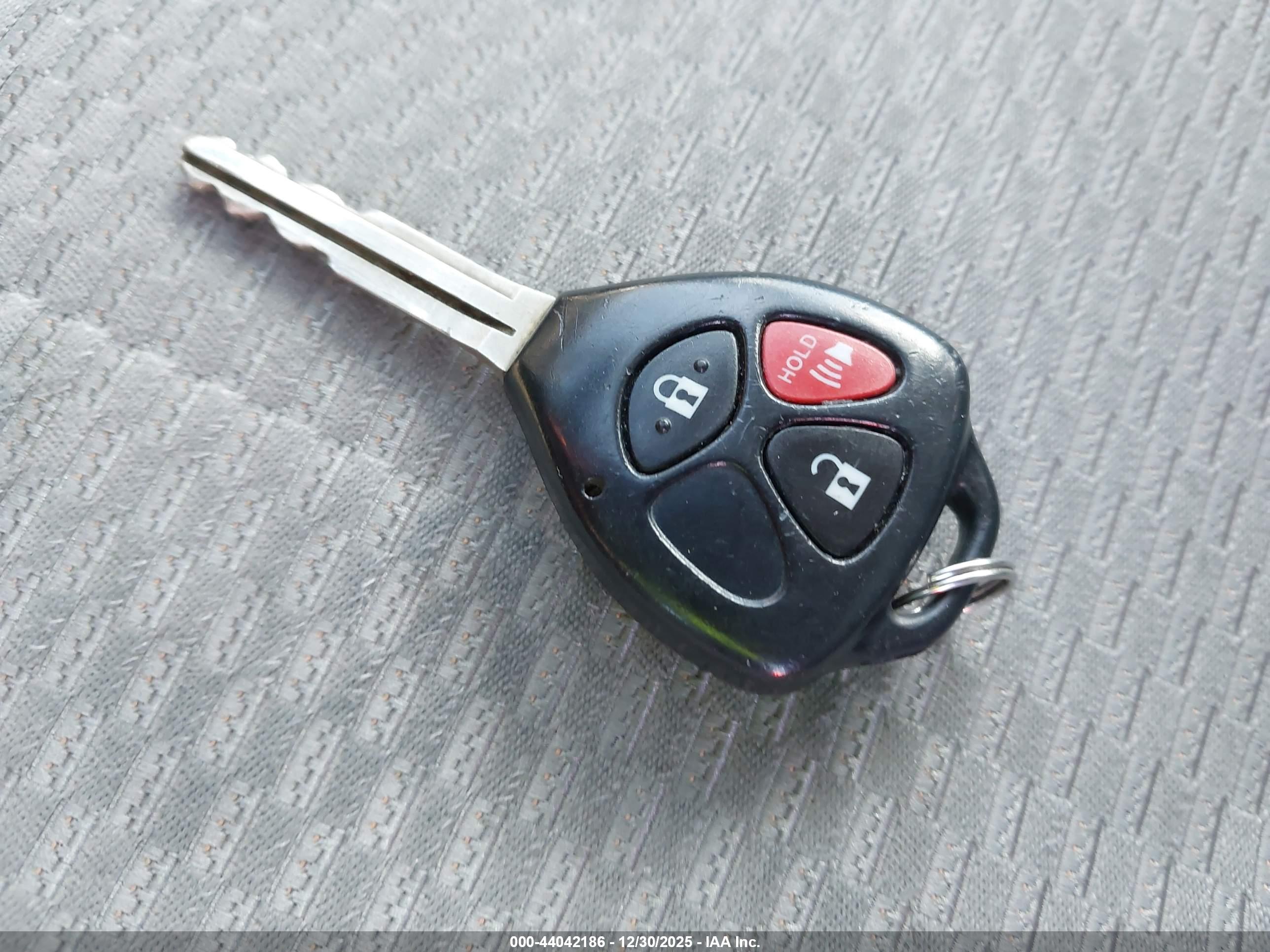 TOYOTA RAV4 image 11