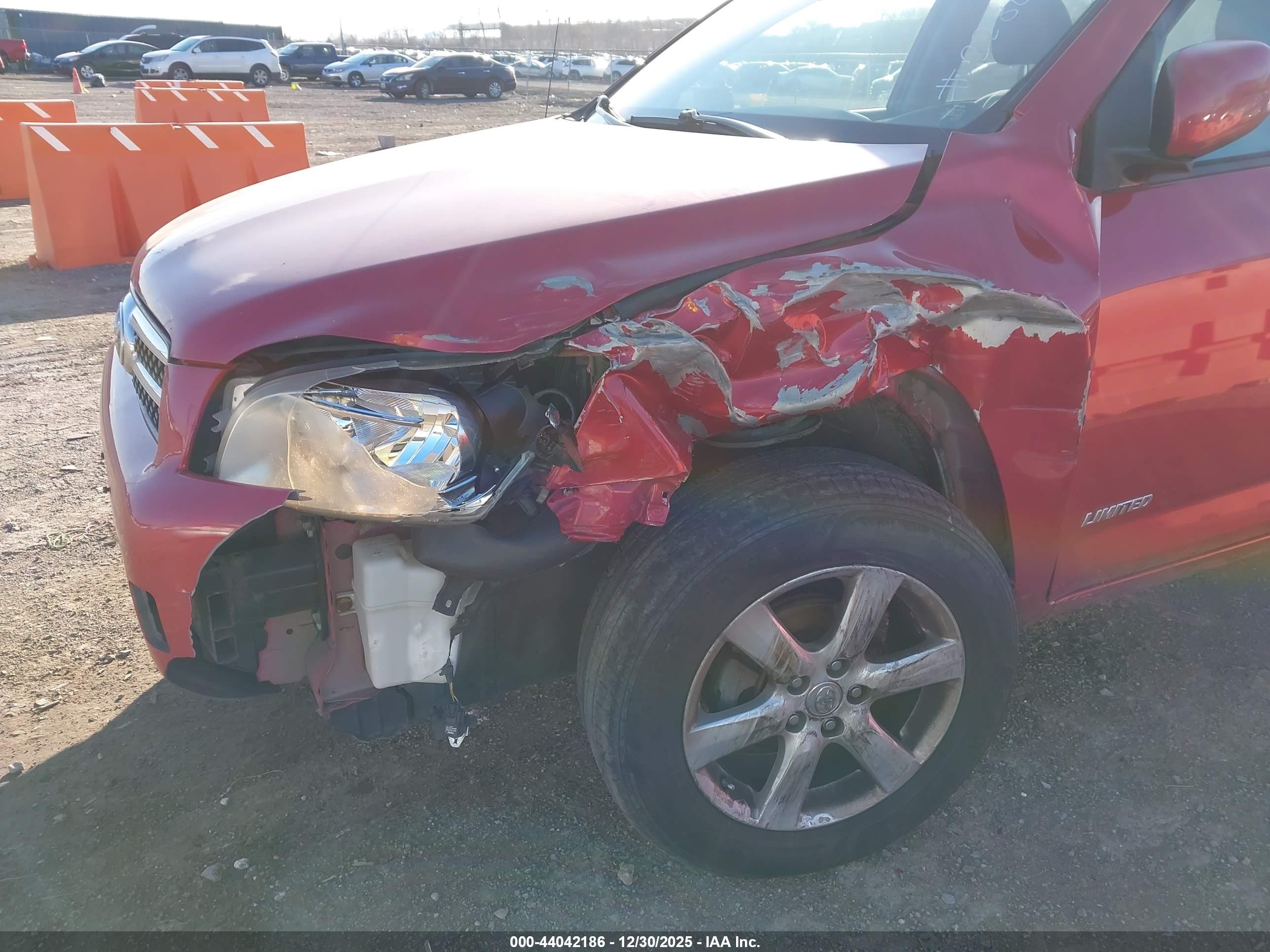 TOYOTA RAV4 image 6