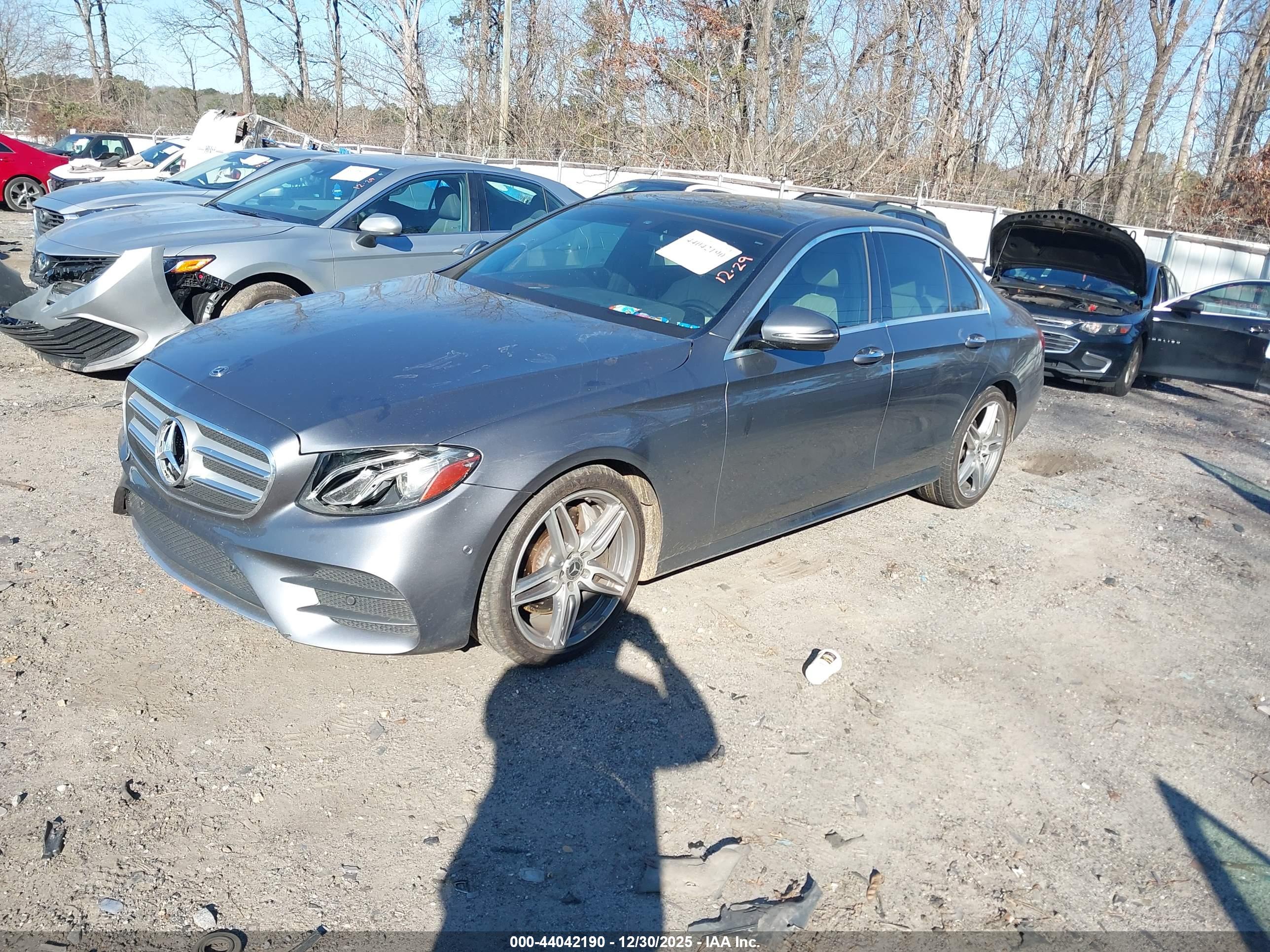 MERCEDES-BENZ E image 2