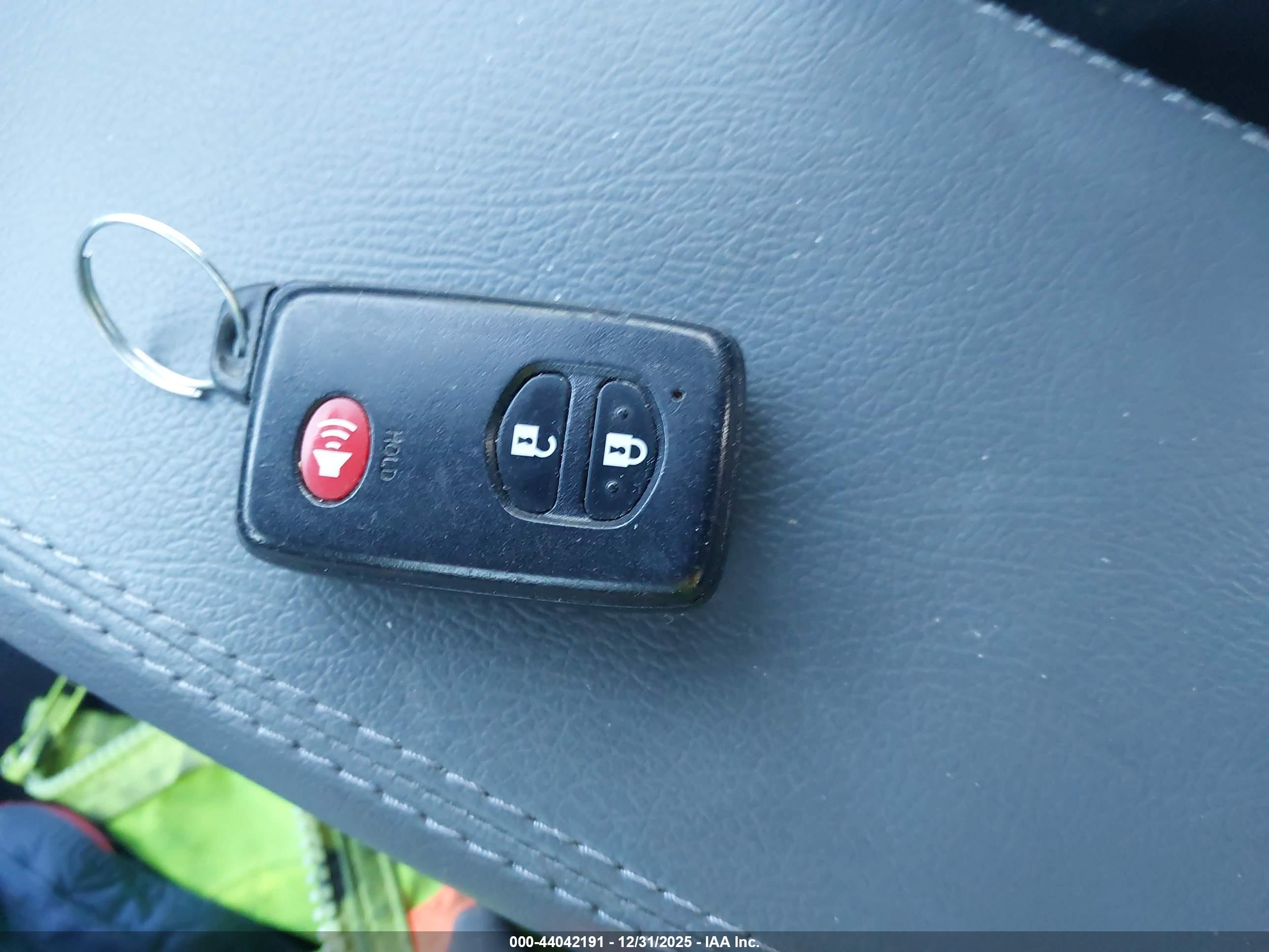 TOYOTA PRIUS image 11