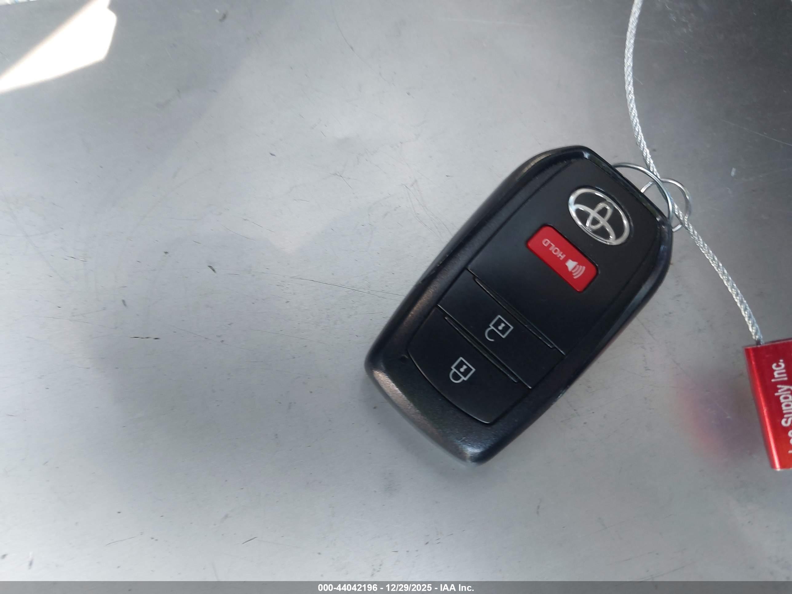 TOYOTA COROLLA image 11