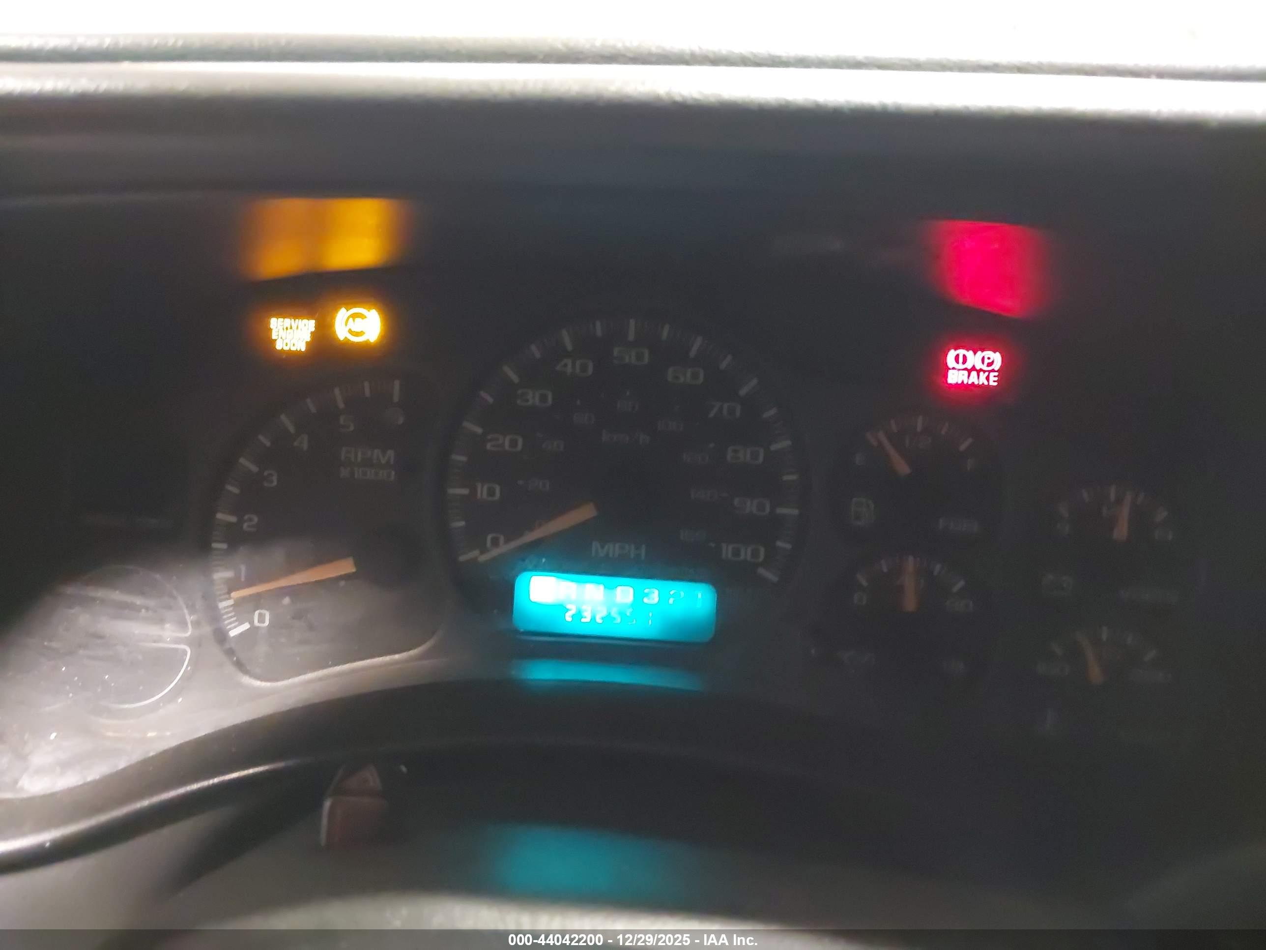 CHEVROLET SILVERADO image 7
