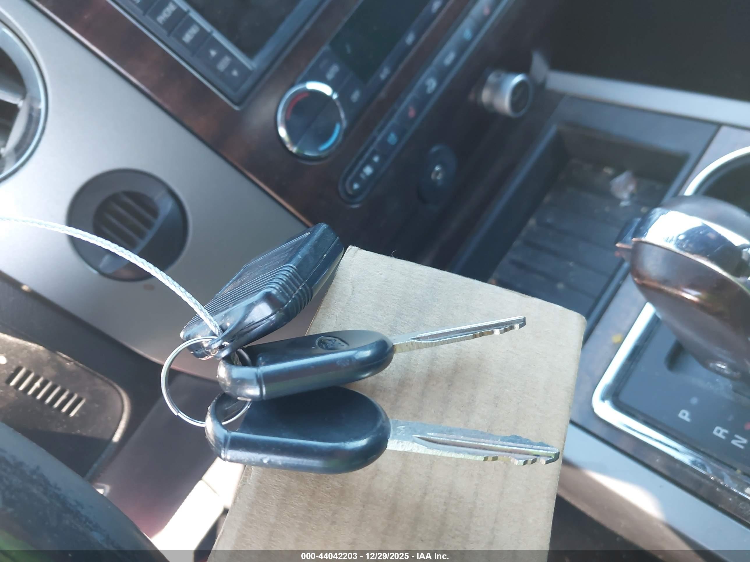 FORD EXPEDITION image 11