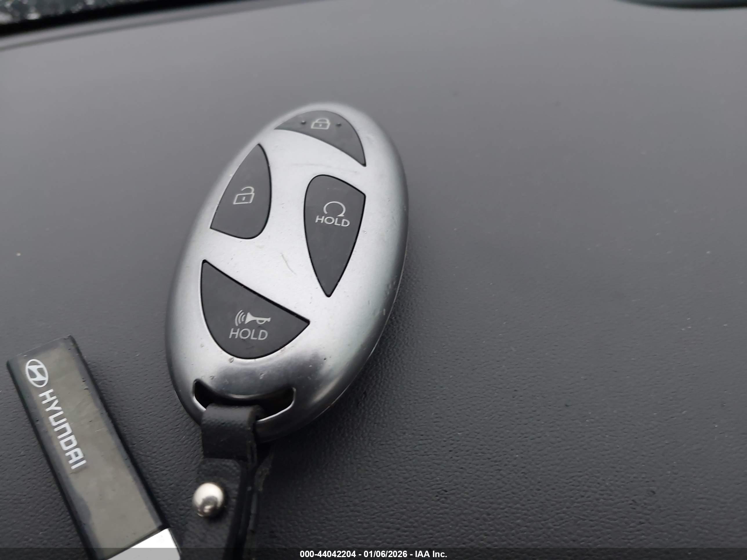 HYUNDAI TUCSON image 11