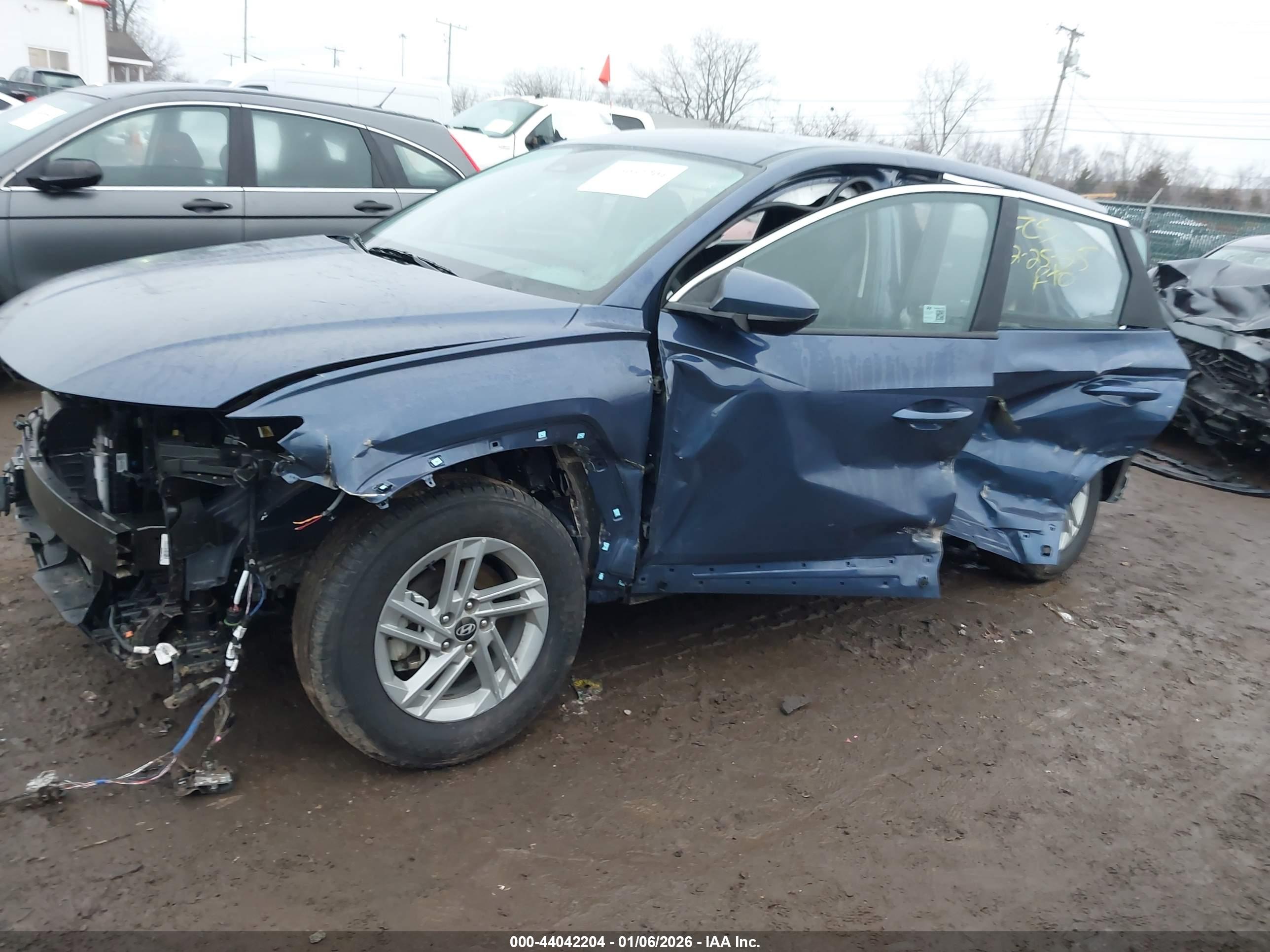 HYUNDAI TUCSON image 6