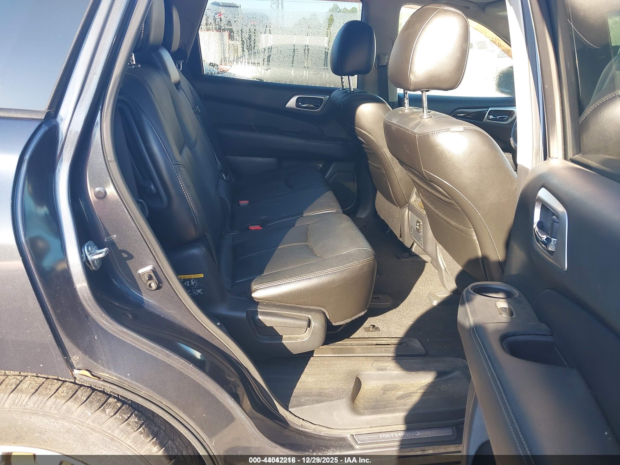 NISSAN PATHFINDER image 8