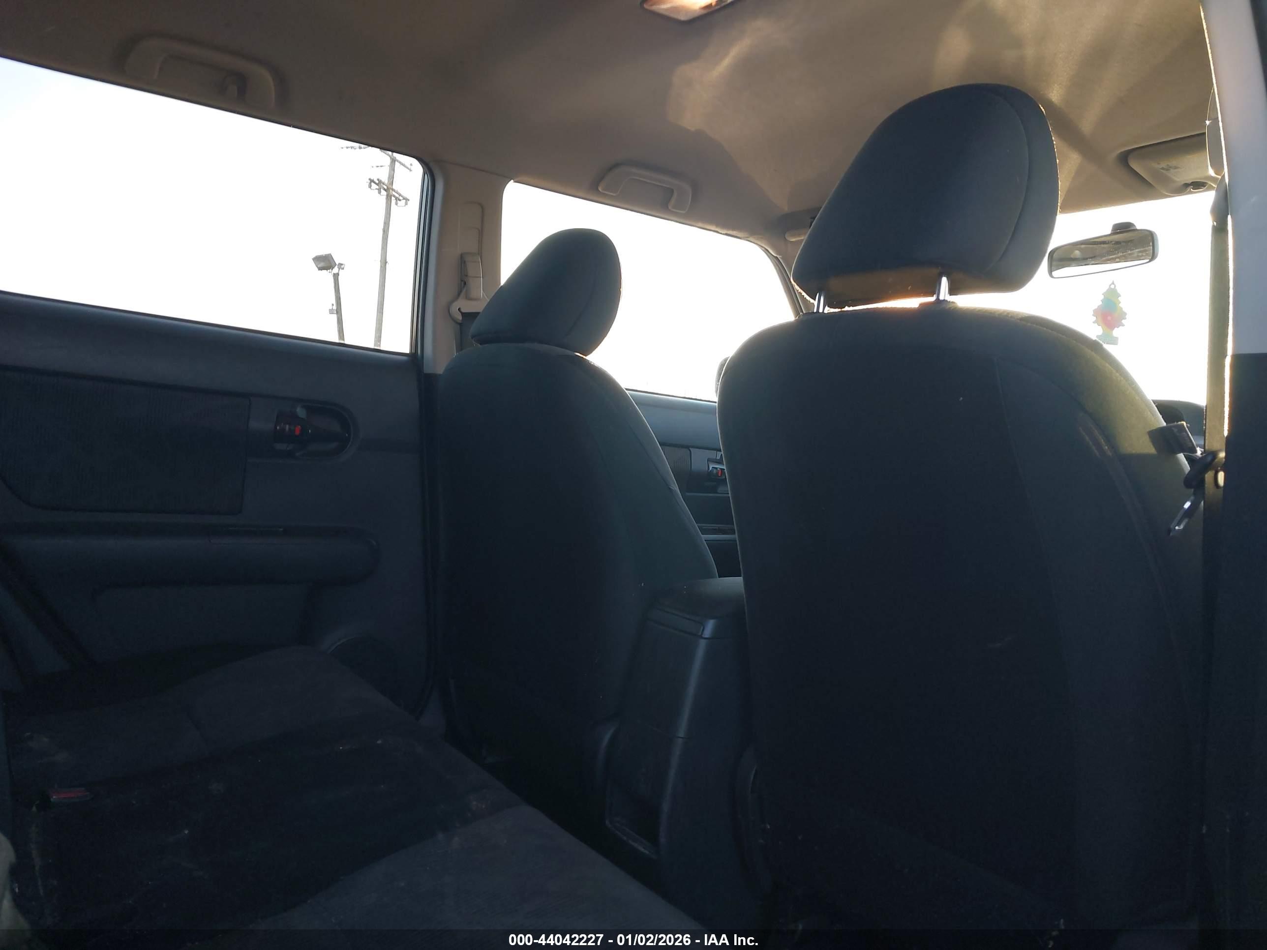 SCION XB image 8