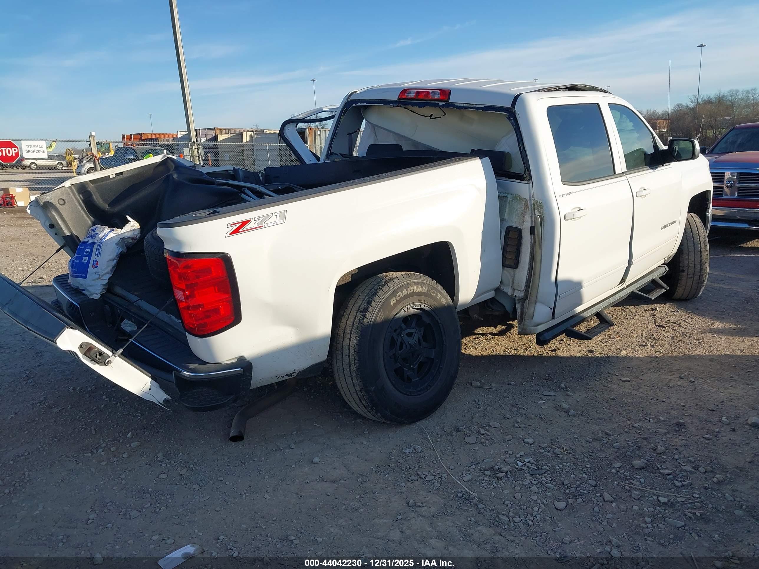 CHEVROLET SILVERADO image 4