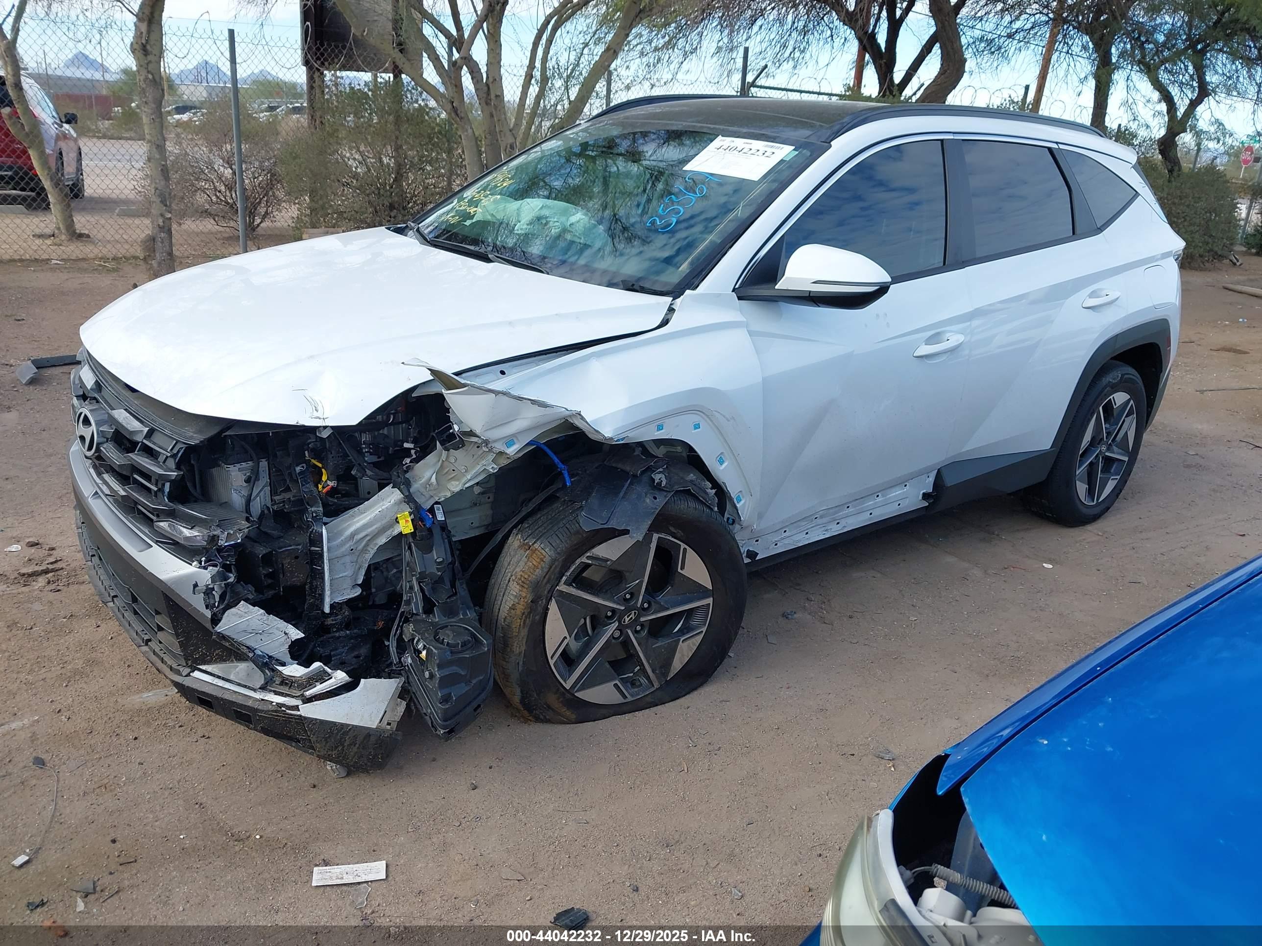 HYUNDAI TUCSON image 2